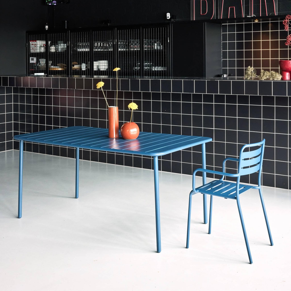 SWEEEK Table de jardin métal 6-8 places, Amelia 160x90xH72.5cm