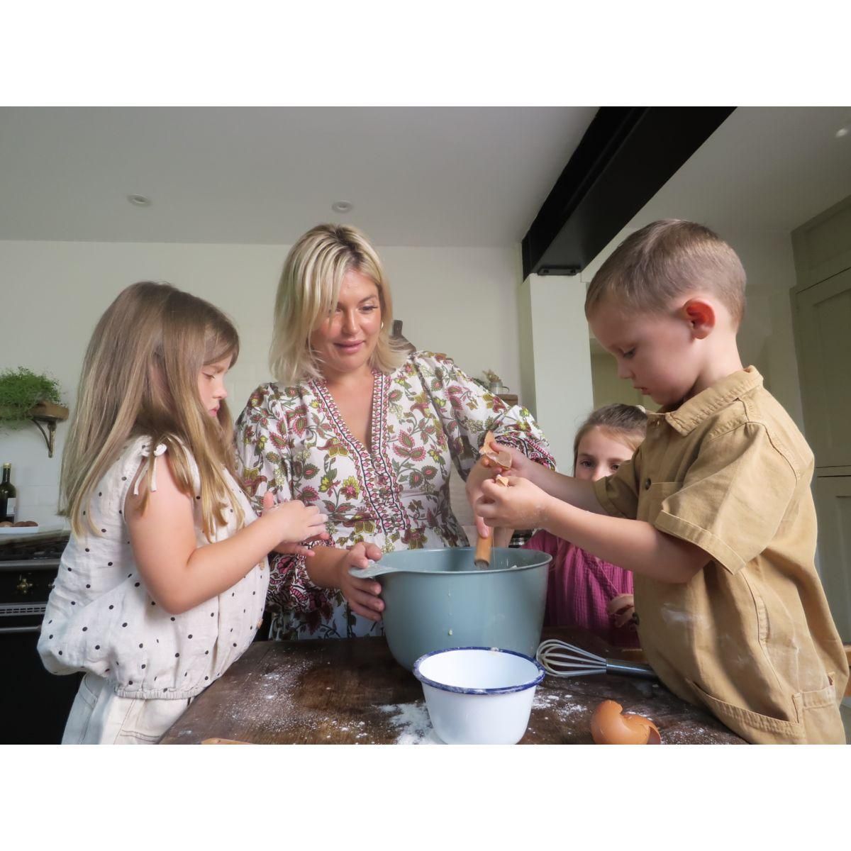 Canon Appareil photo Compact PowerShot PX Blanc - Essential Kit