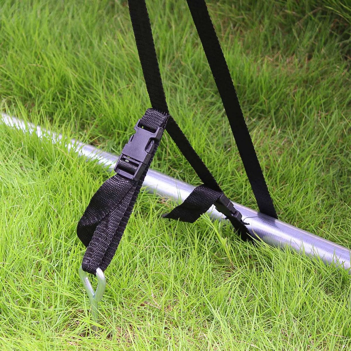 SWEEEK Kit d'ancrage pour trampoline - 4 sardines de fixation et sangles - Compatible toutes tailles