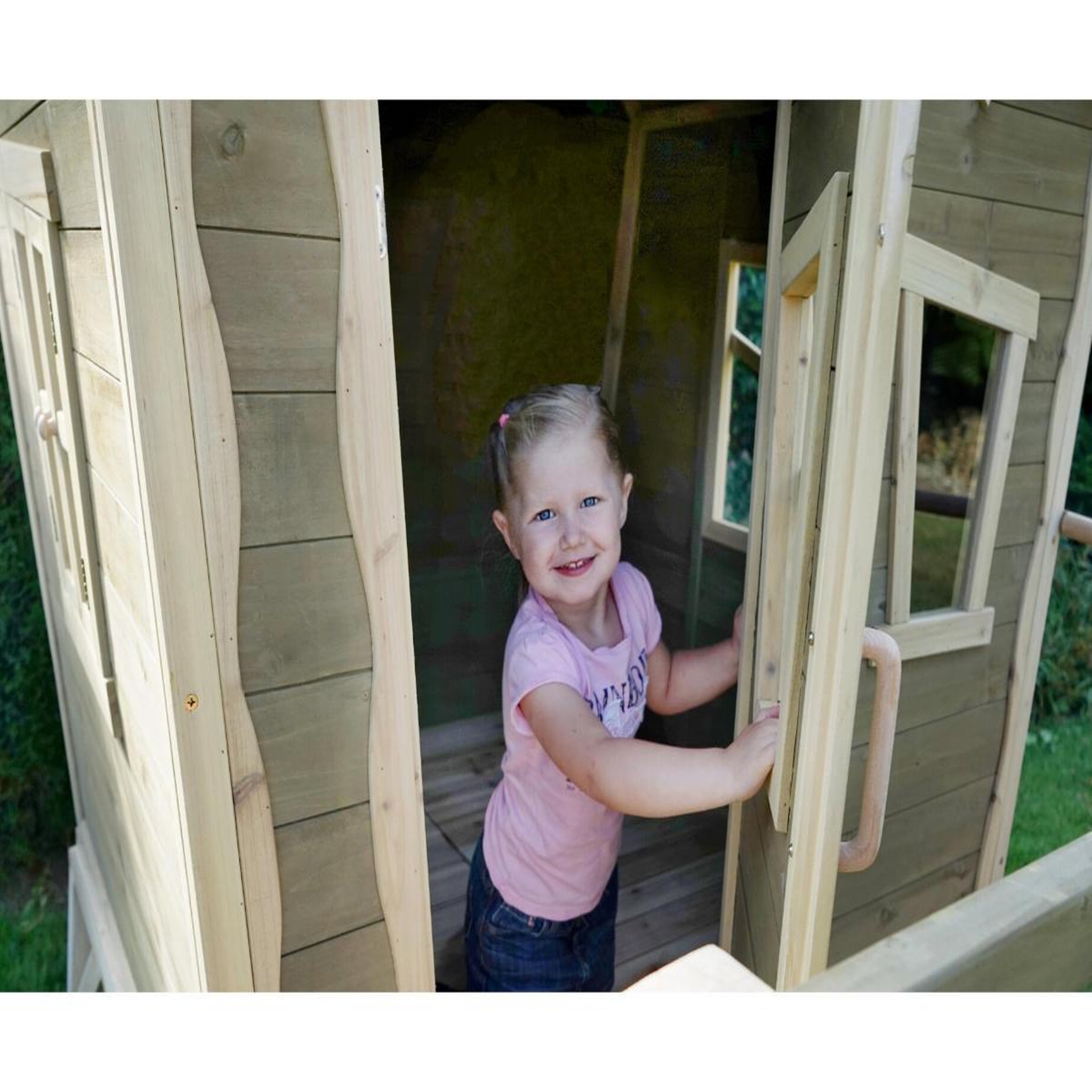 Voir la diapositive 3 : EXIT TOYS Maisonnette en bois pour enfants Crooky 300 - Exit Toys