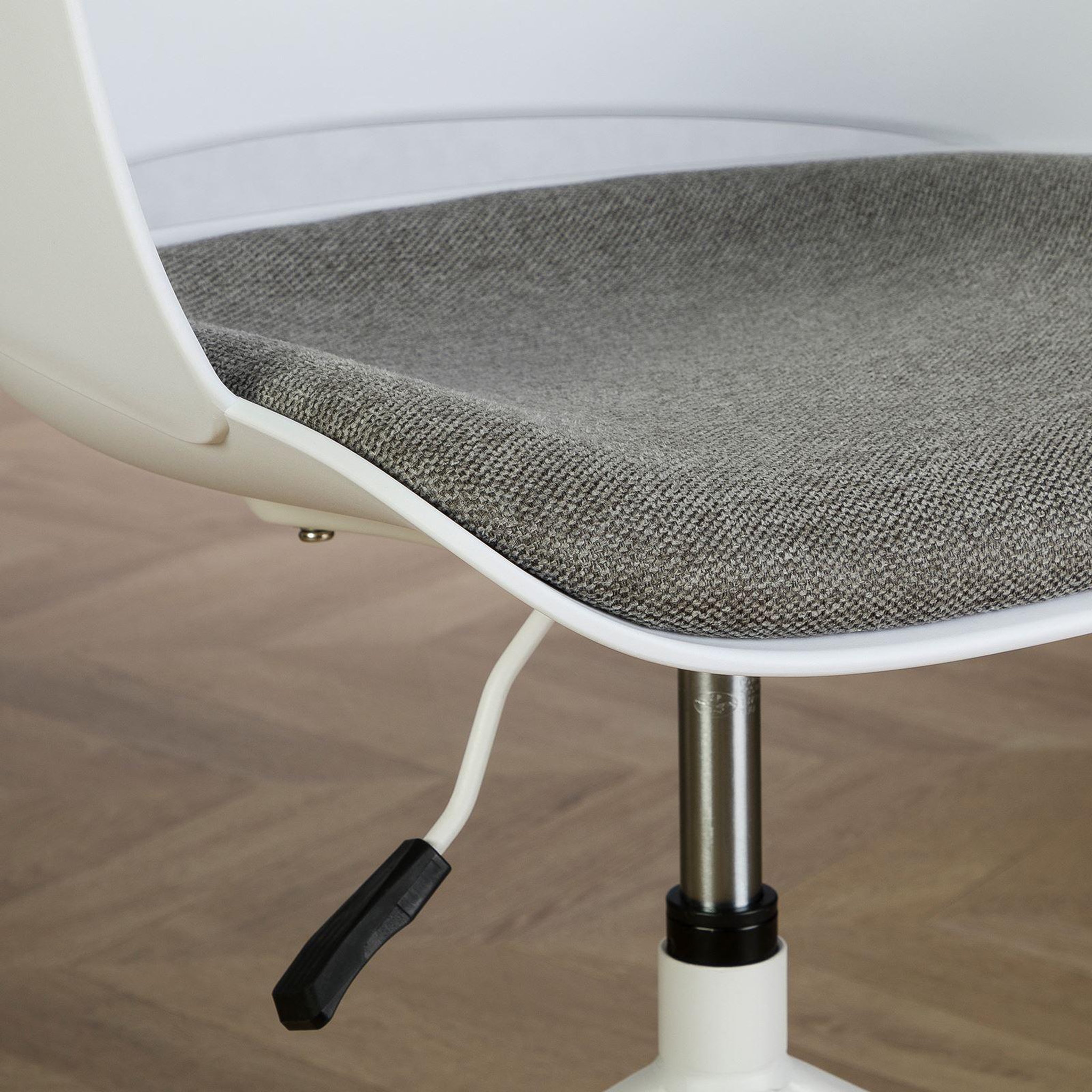 Voir la diapositive 6 : IDIMEX Chaise de bureau pivotante dagma, en plastique