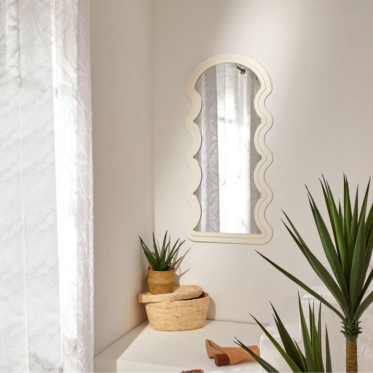 ATMOSPHERA Miroir mural vague EMILY - Blanc