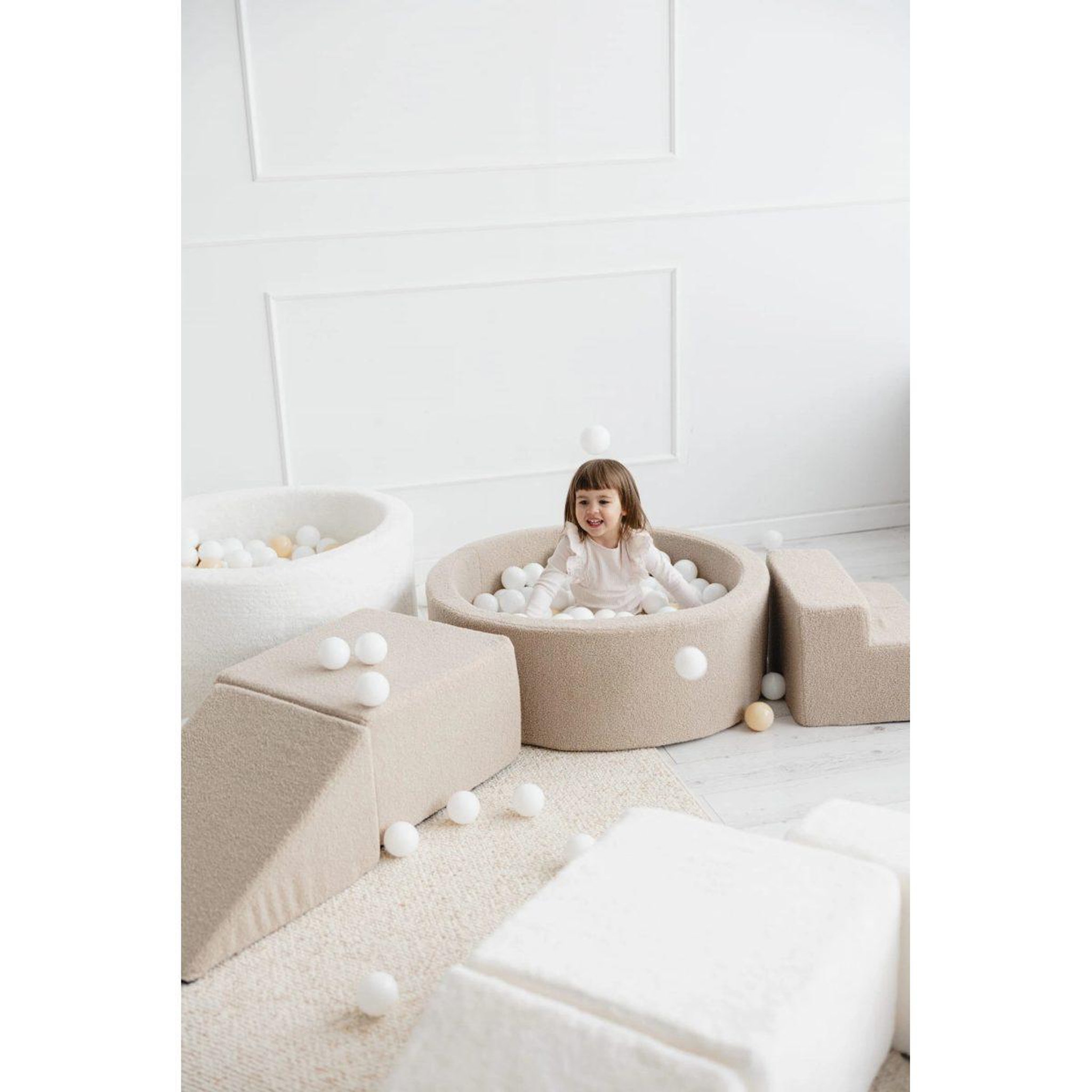 Voir la diapositive 4 : MONIO FOR KIDS Ensemble 3 modules en mousse et piscine à balles 90 x 30 cm avec 200 balles — Blanc