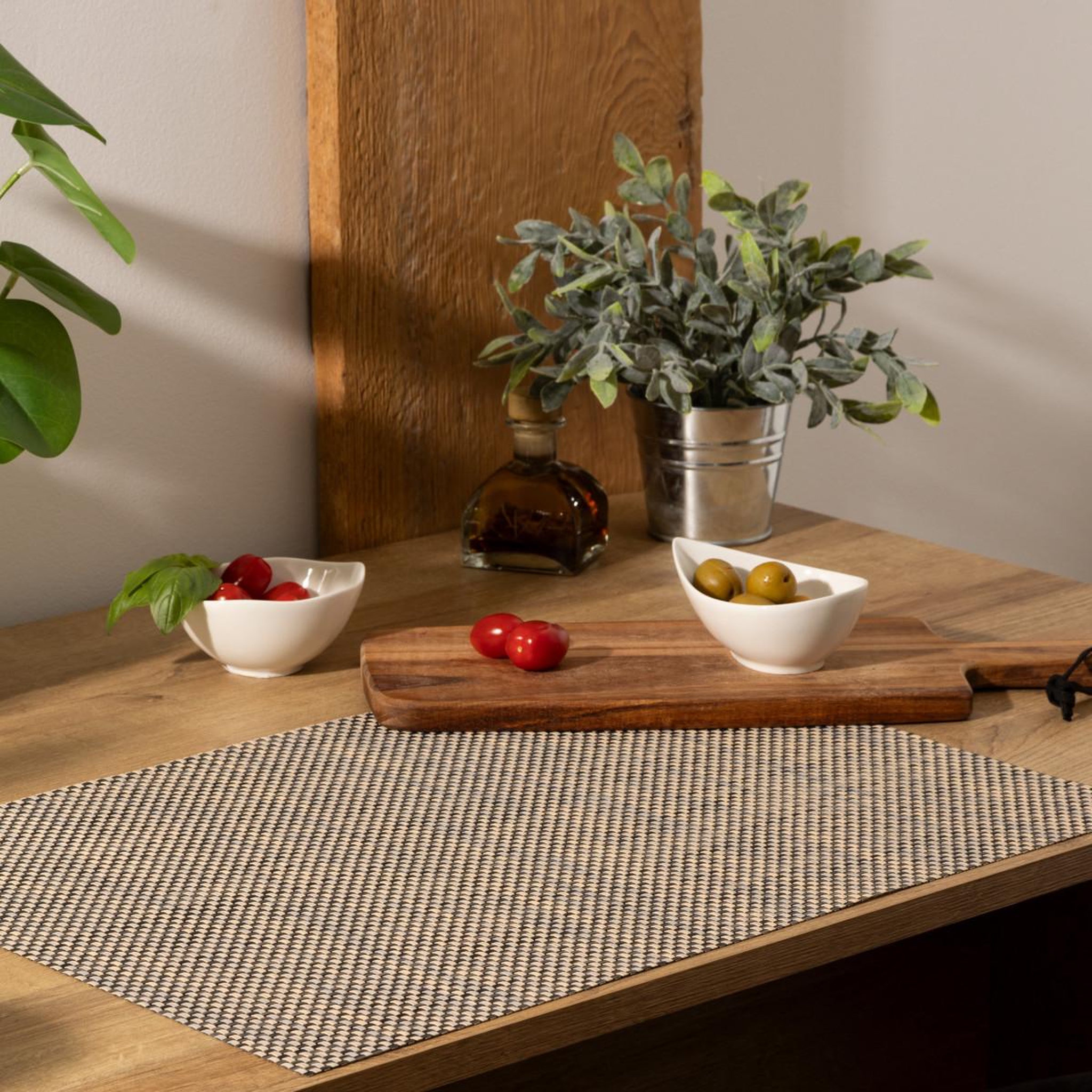 Voir la diapositive 3 : SECRET DE GOURMET Set de table  maoli  35x50cm noir & naturel