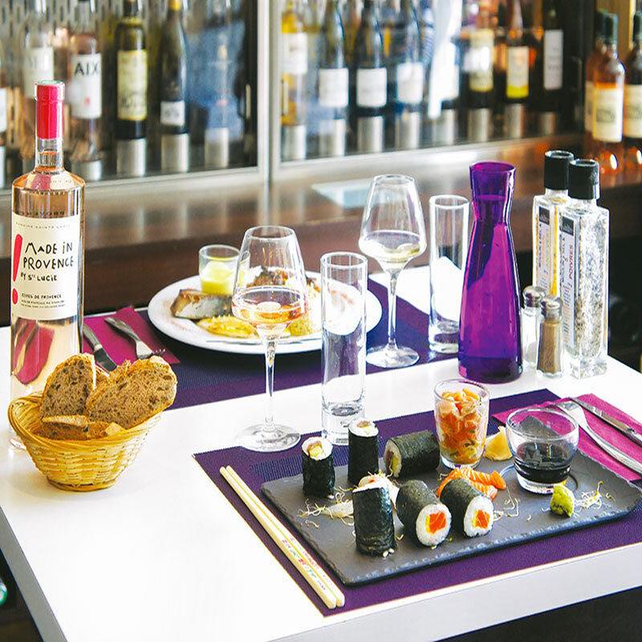 Voir la diapositive 2 : Smartbox Repas gourmands 3 plats à aix-en-provence - coffret cadeau gastronomie