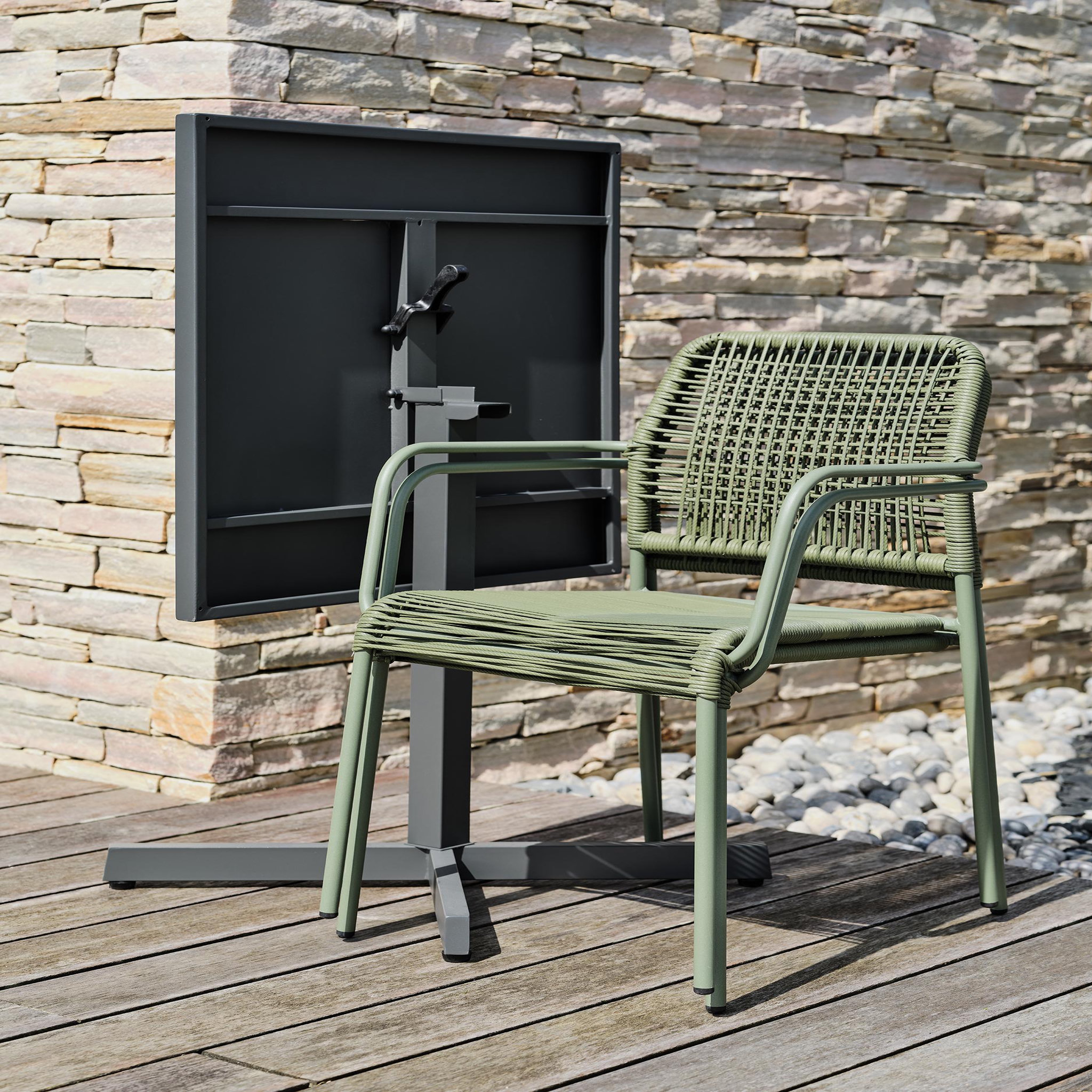Voir la diapositive 5 : DCB GARDEN Ensemble repas de jardin en acier  (2 places)