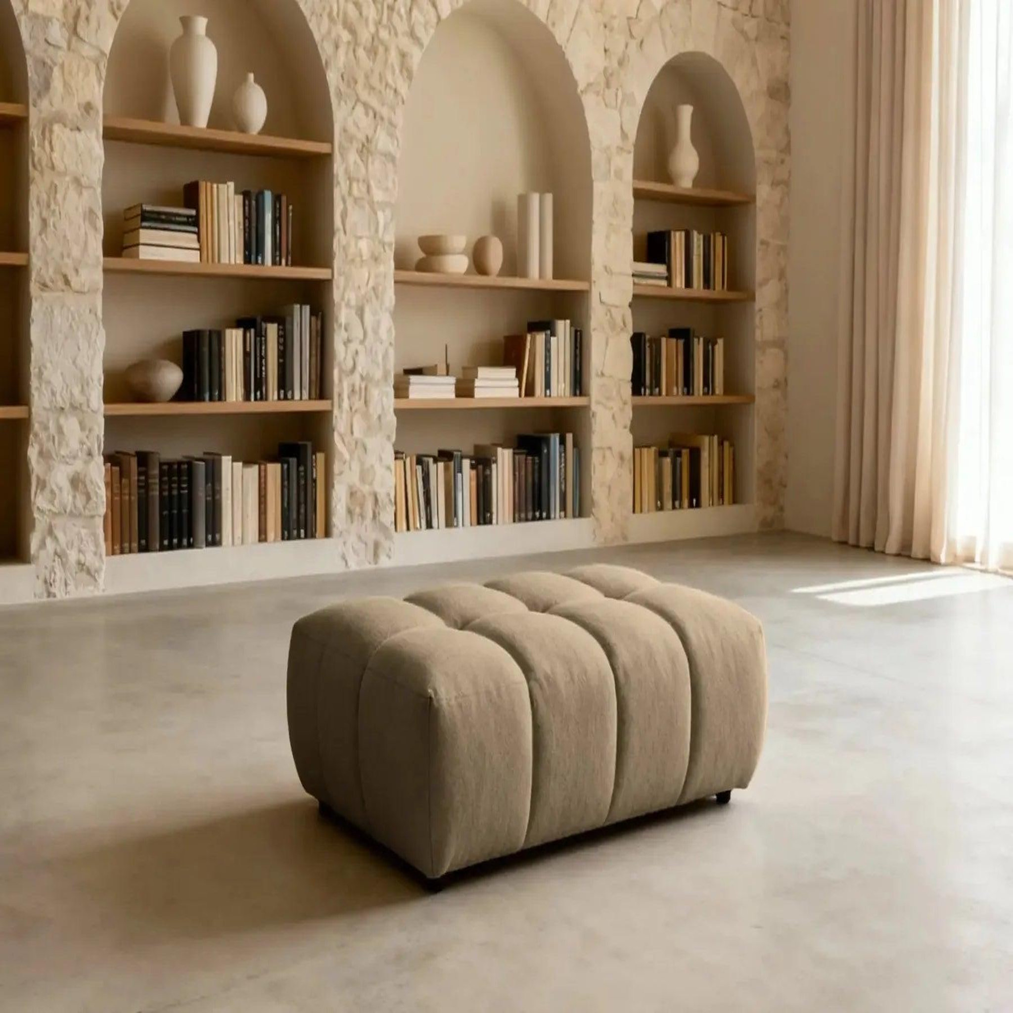 Voir la diapositive 2 : CASANOVA PARIS Alexia - pouf tissu bouclette