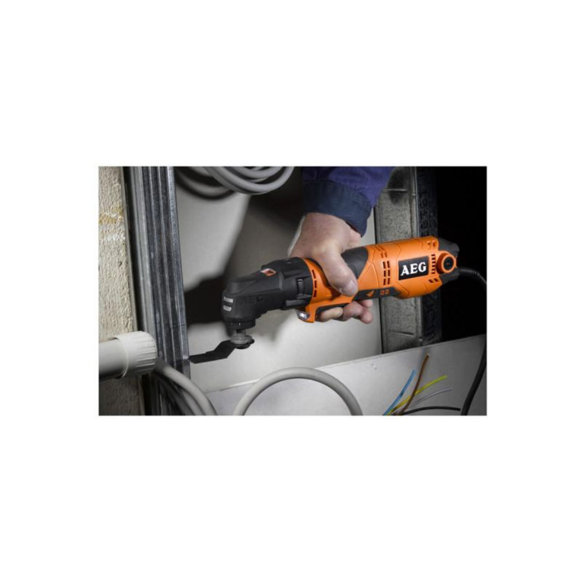 AEG Outil multifonctions électrique AEG 300W OMNI-300KIT1