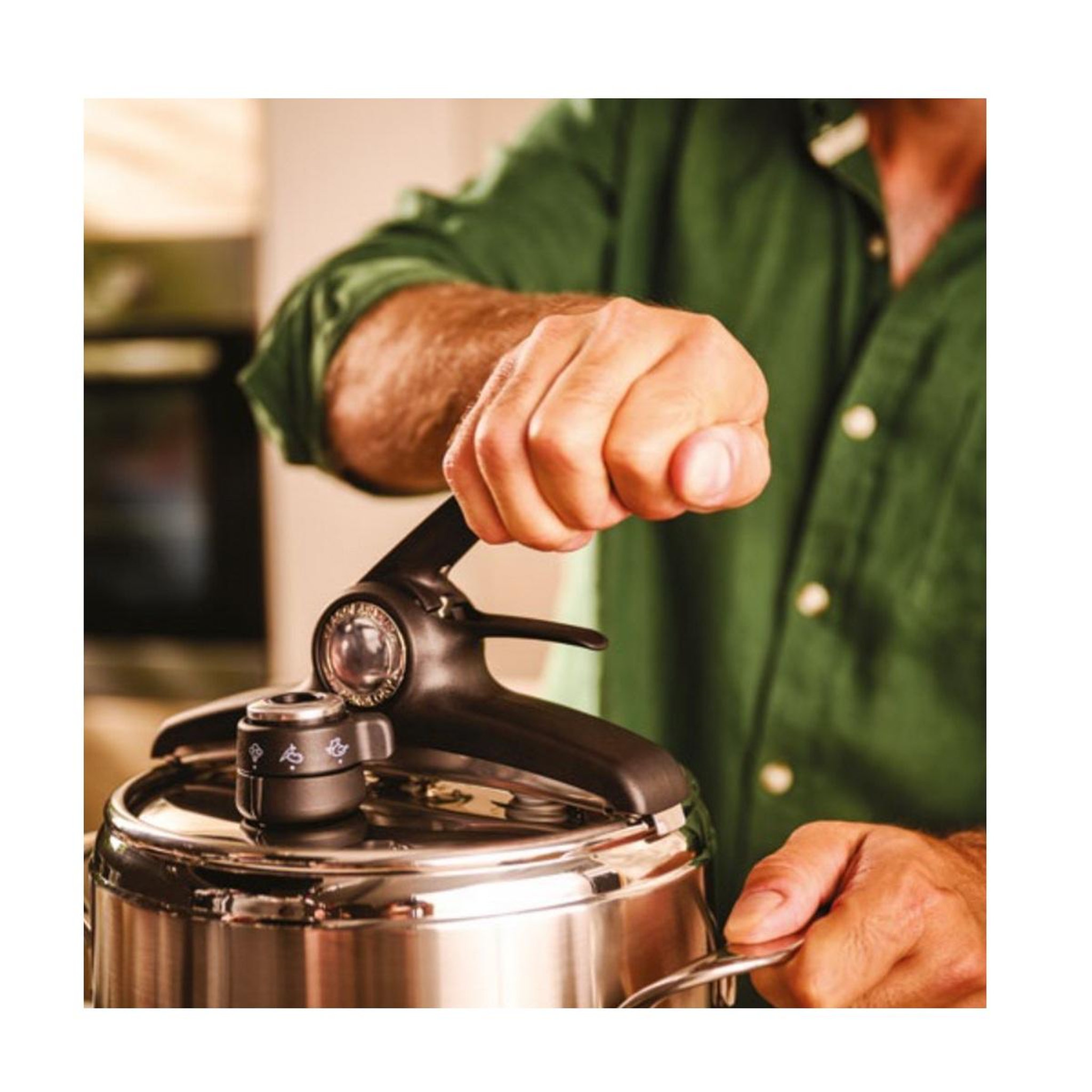 Voir la diapositive 2 : Lagostina Autocuiseur inox 9l - 012022010509
