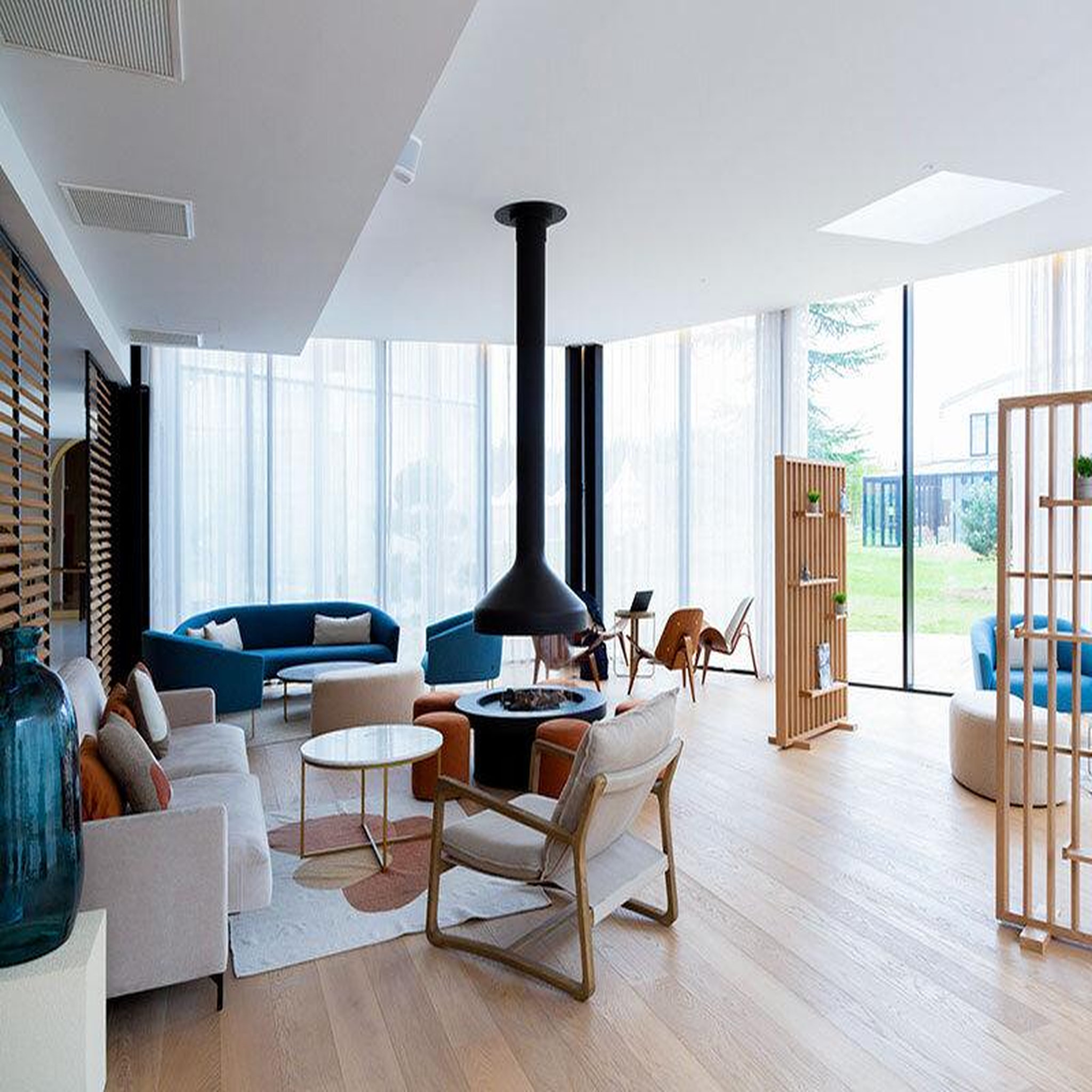 Voir la diapositive 4 : Smartbox Séjour de 2 jours en hôtel 4* avec accès de 2h au spa à marne-la-vallée - coffret cadeau séjour
