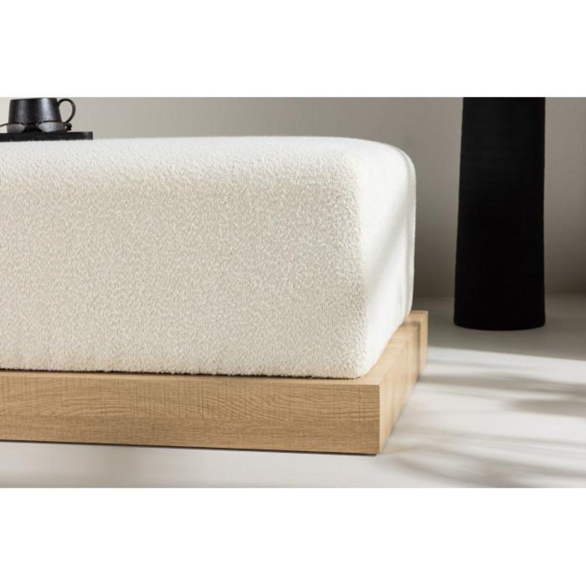 Paris Prix Pouf Design en Tissu Bouclé  Ivy  100cm Blanc & Naturel