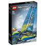 Voir la diapositive 1 : LEGO Technic 42105 - Le catamaran