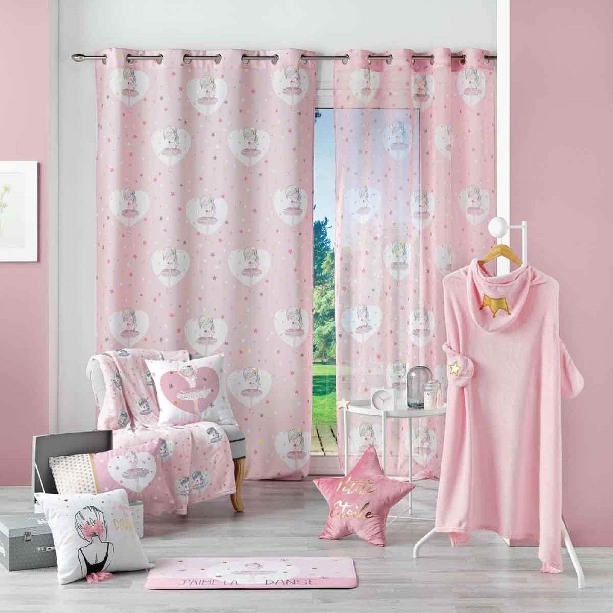 Voir la diapositive 4 : Douceur d'Intérieur Tapis enfant imprimé  petite étoile  45x75cm rose
