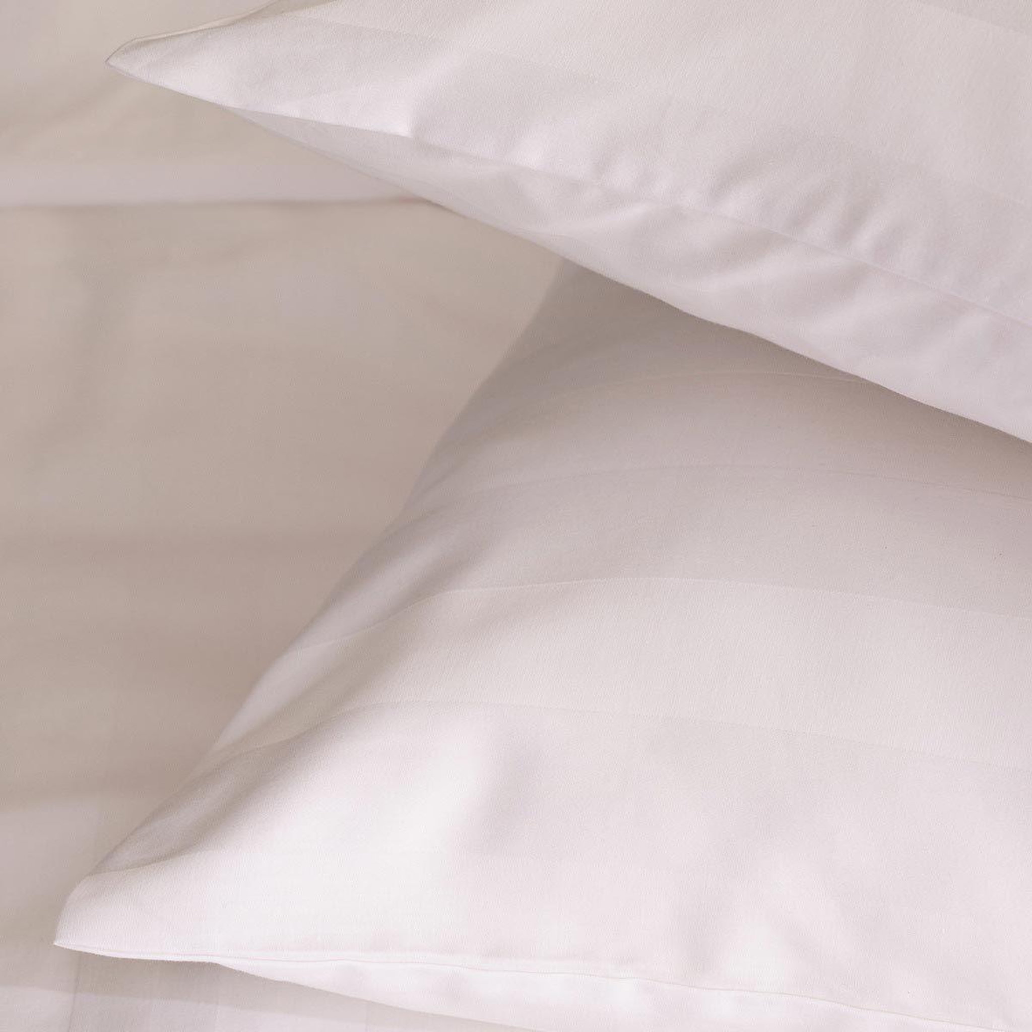 Voir la diapositive 5 : ATMOSPHERA Parure de lit  satiné  260x240cm blanc