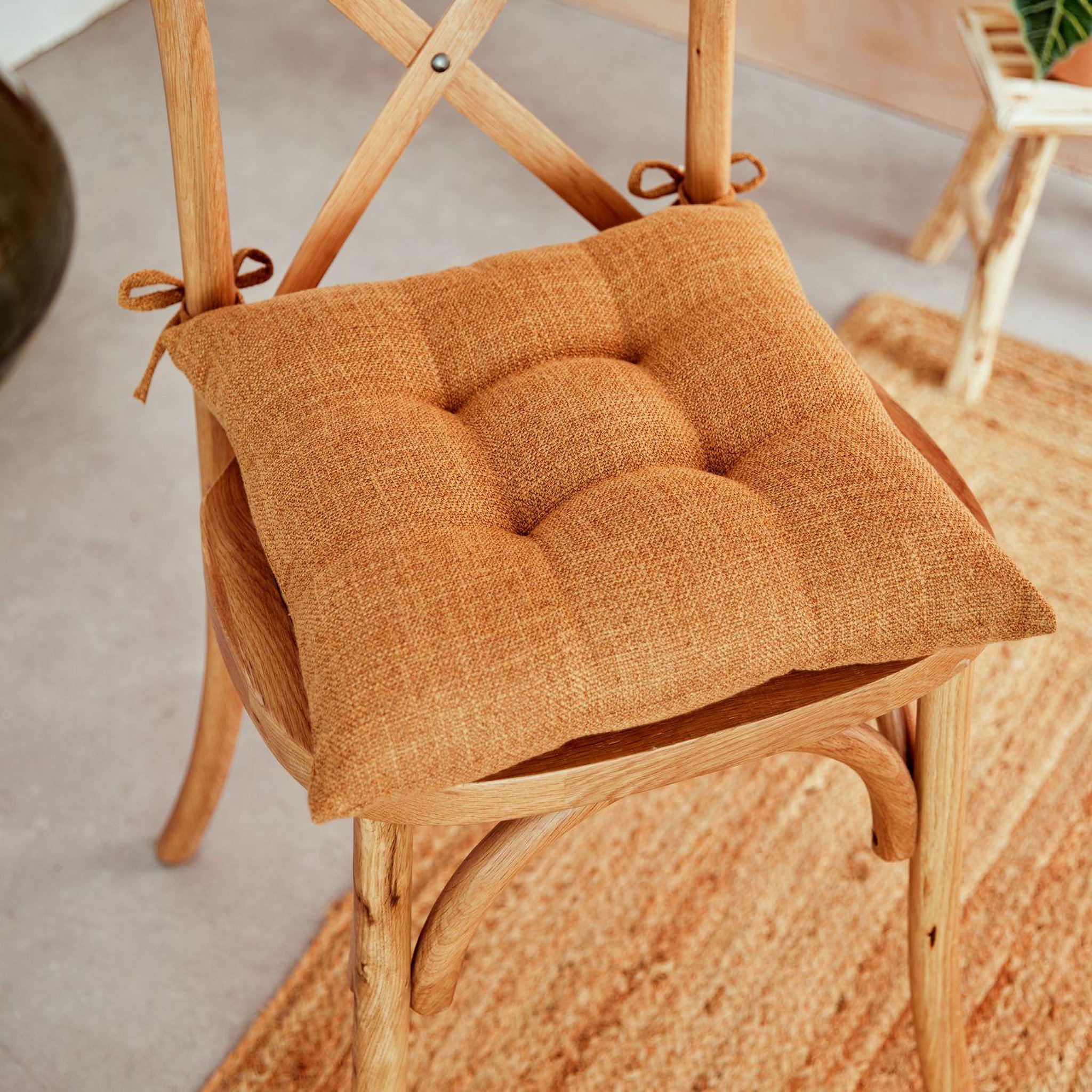 Voir la diapositive 2 : ATMOSPHERA Galette de chaise CLEM