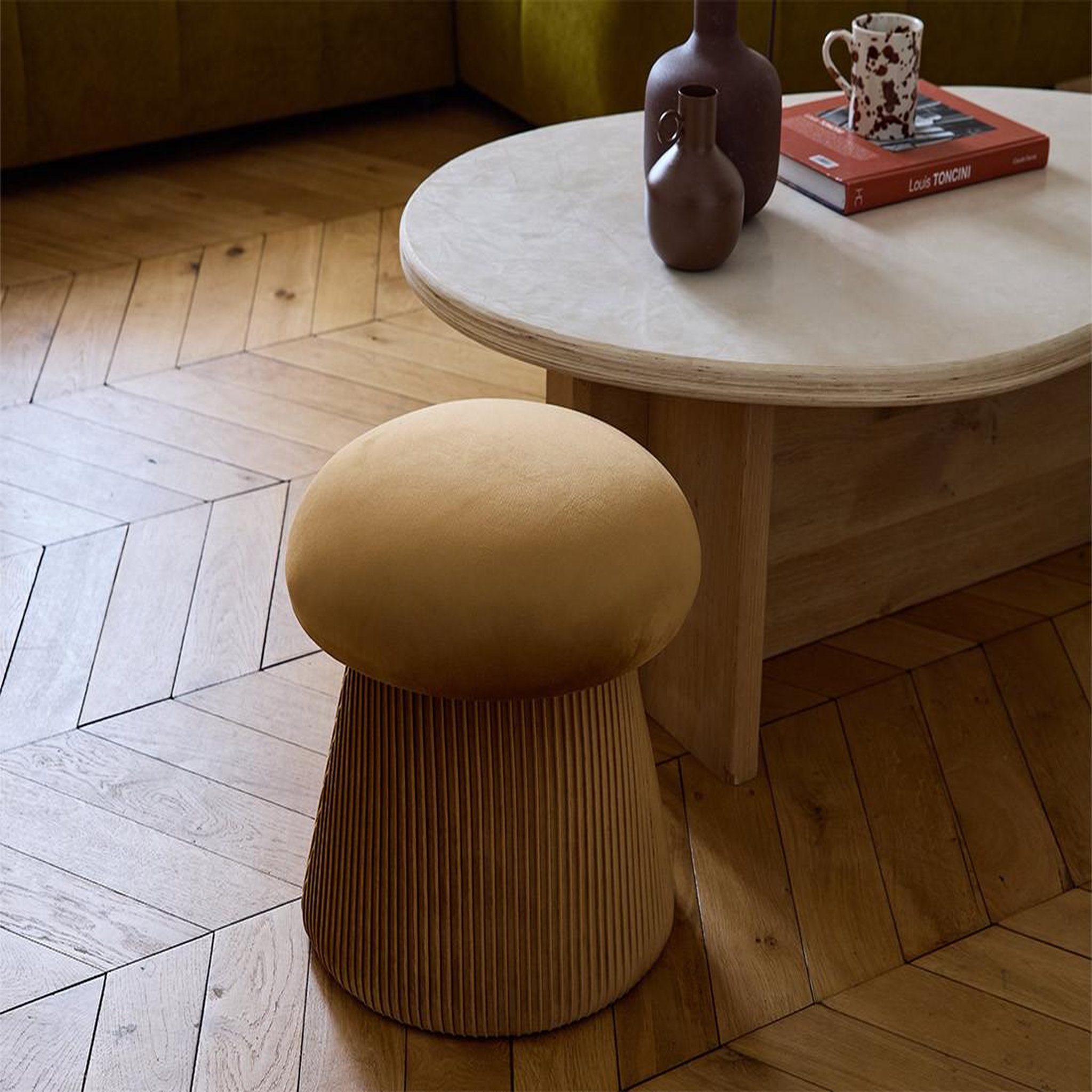 LISA DESIGN Bobly - pouf - en velours. Coloris disponibles : Jaune