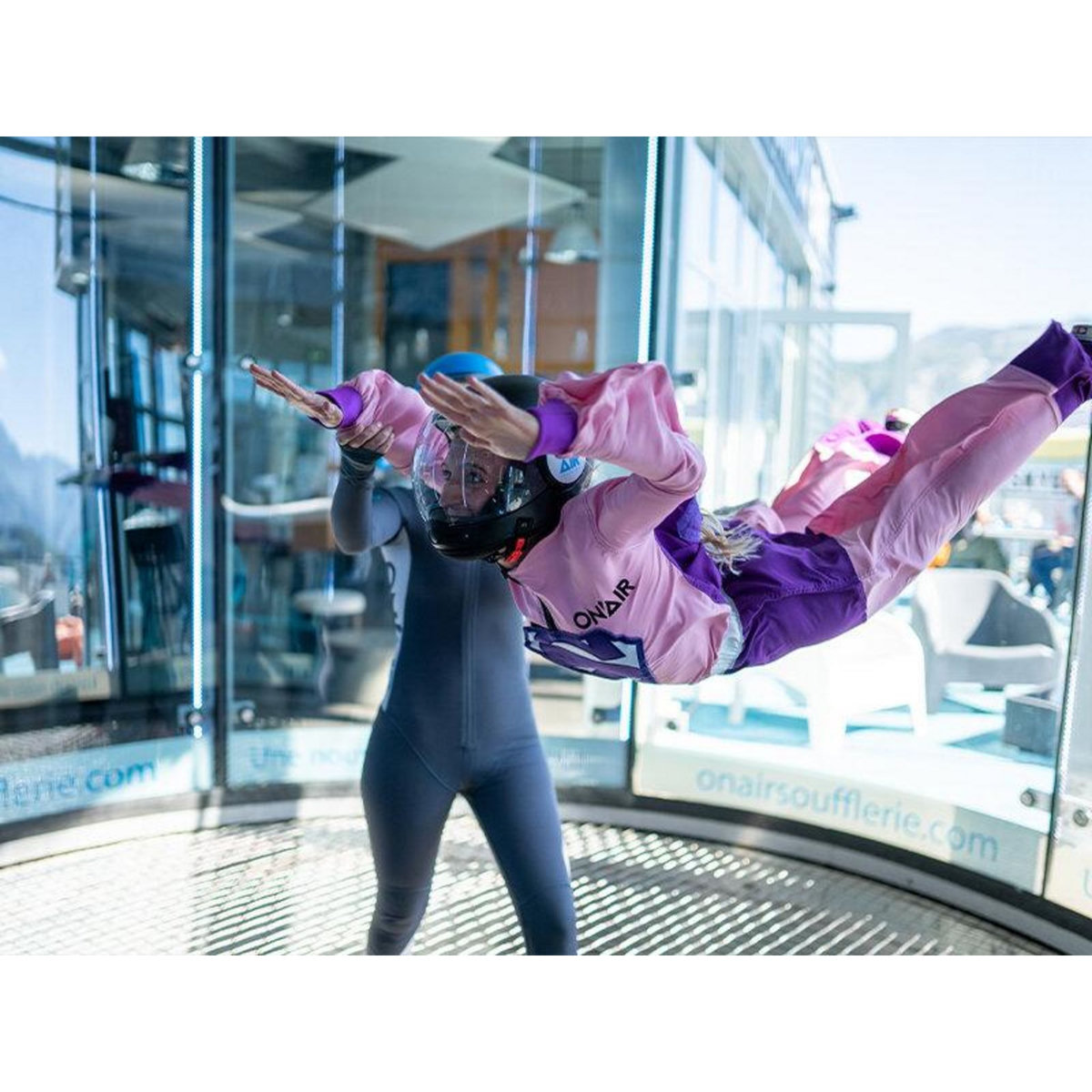 Smartbox Sensations fortes garanties avec la chute libre en simulateur à Tallard - Coffret Cadeau Sport & Aventure