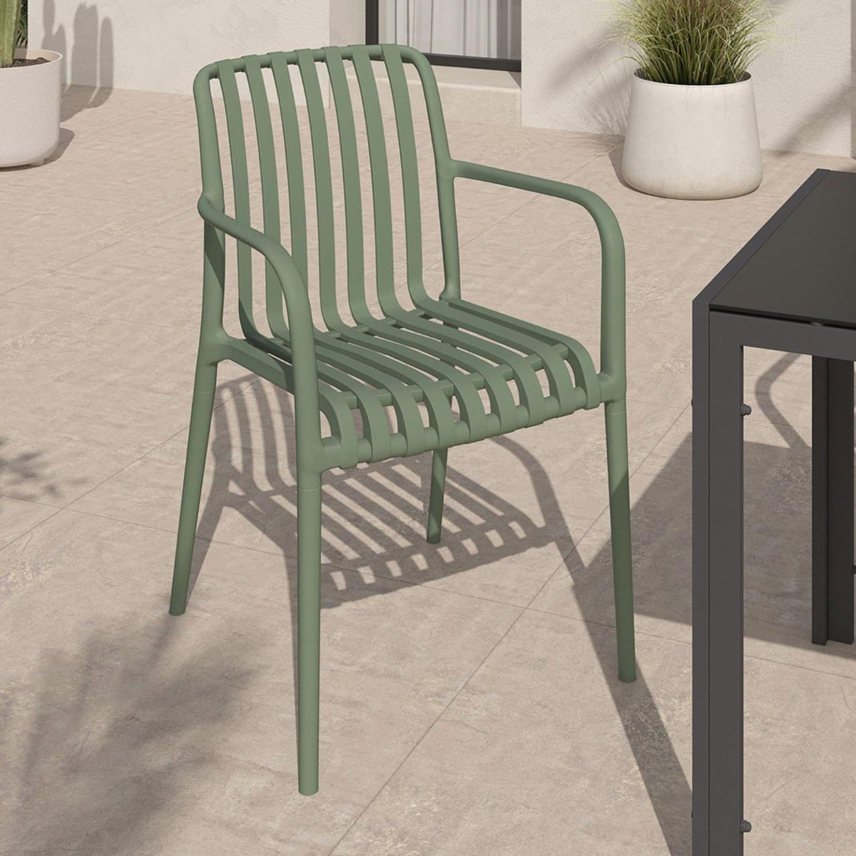 ID MARKET Lot de 4 chaises de jardin empilables BILBAO en polypropylène vert