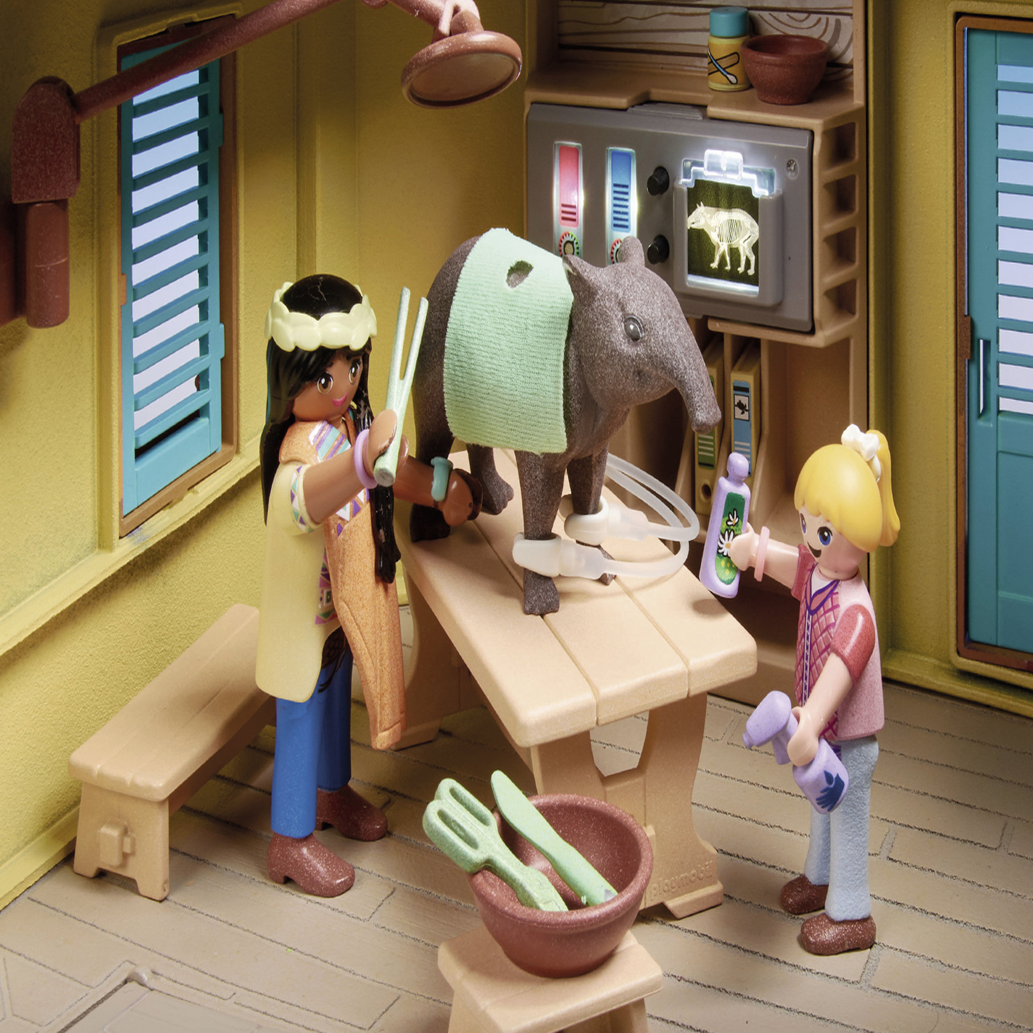 Voir la diapositive 4 : PLAYMOBIL 71007 - Centre de soins pour animaux Wiltopia
