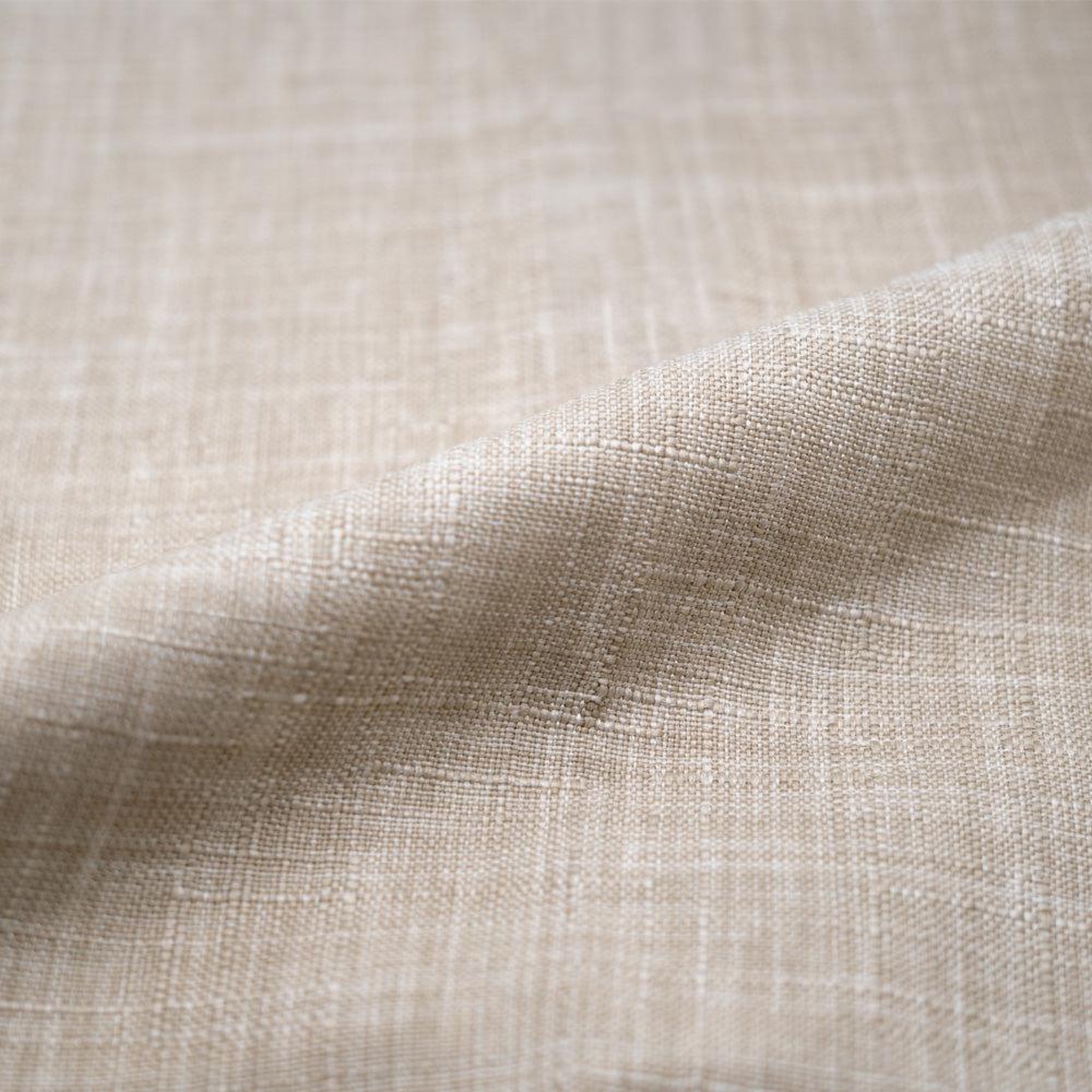 Voir la diapositive 3 : MAISON PAVANE Lot de 2 chaises en tissu beige et bois de frêne-tabata