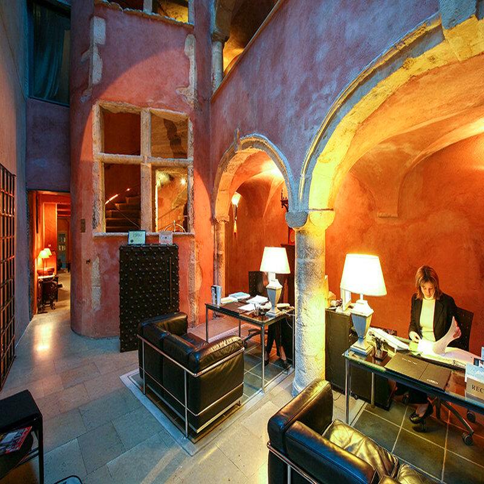 Voir la diapositive 4 : Smartbox Séjour en hôtel 5* au cœur du Vieux Lyon - Coffret Cadeau Séjour