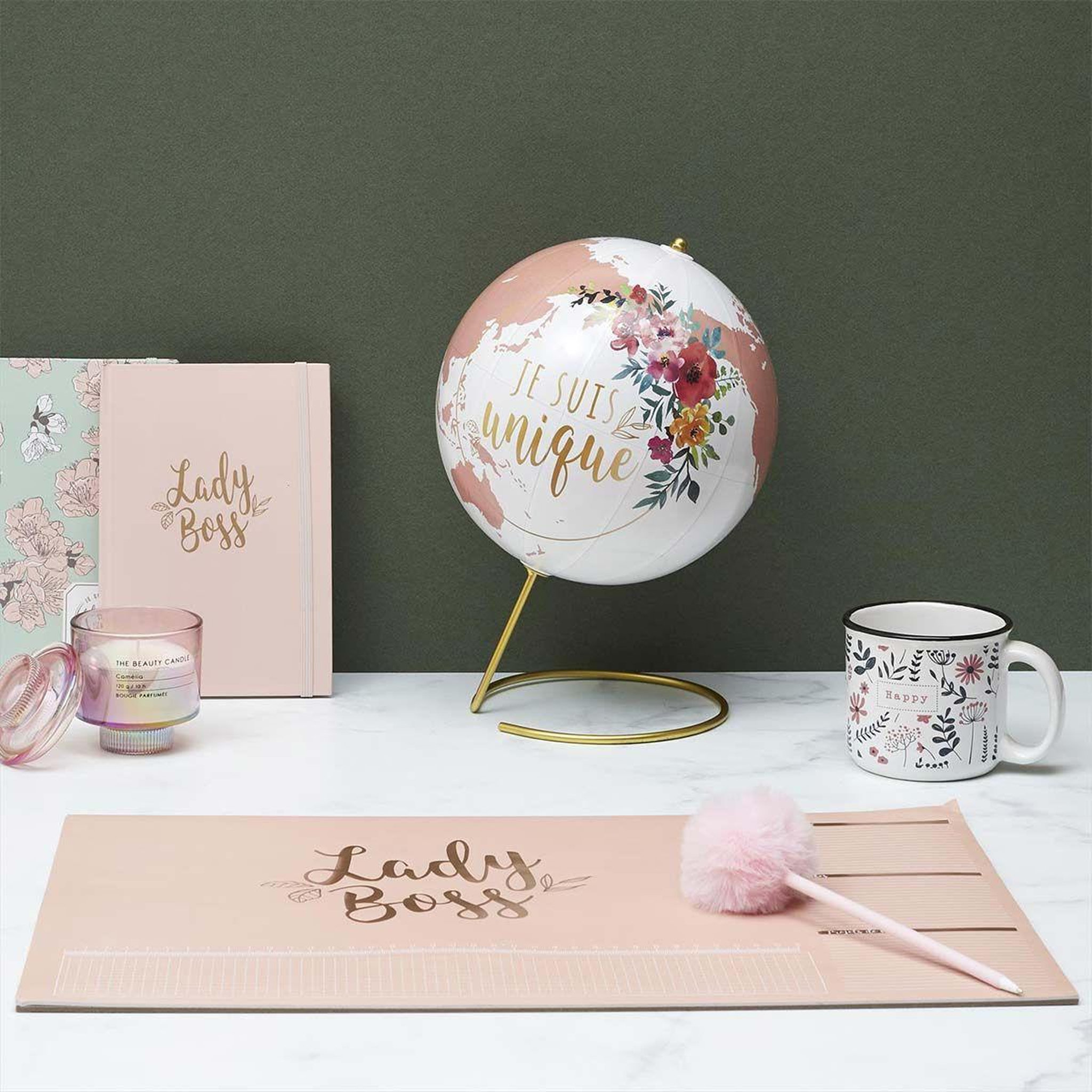 Voir la diapositive 3 : The Home Deco Factory Globe terrestre déco  girly  29cm blanc & rose