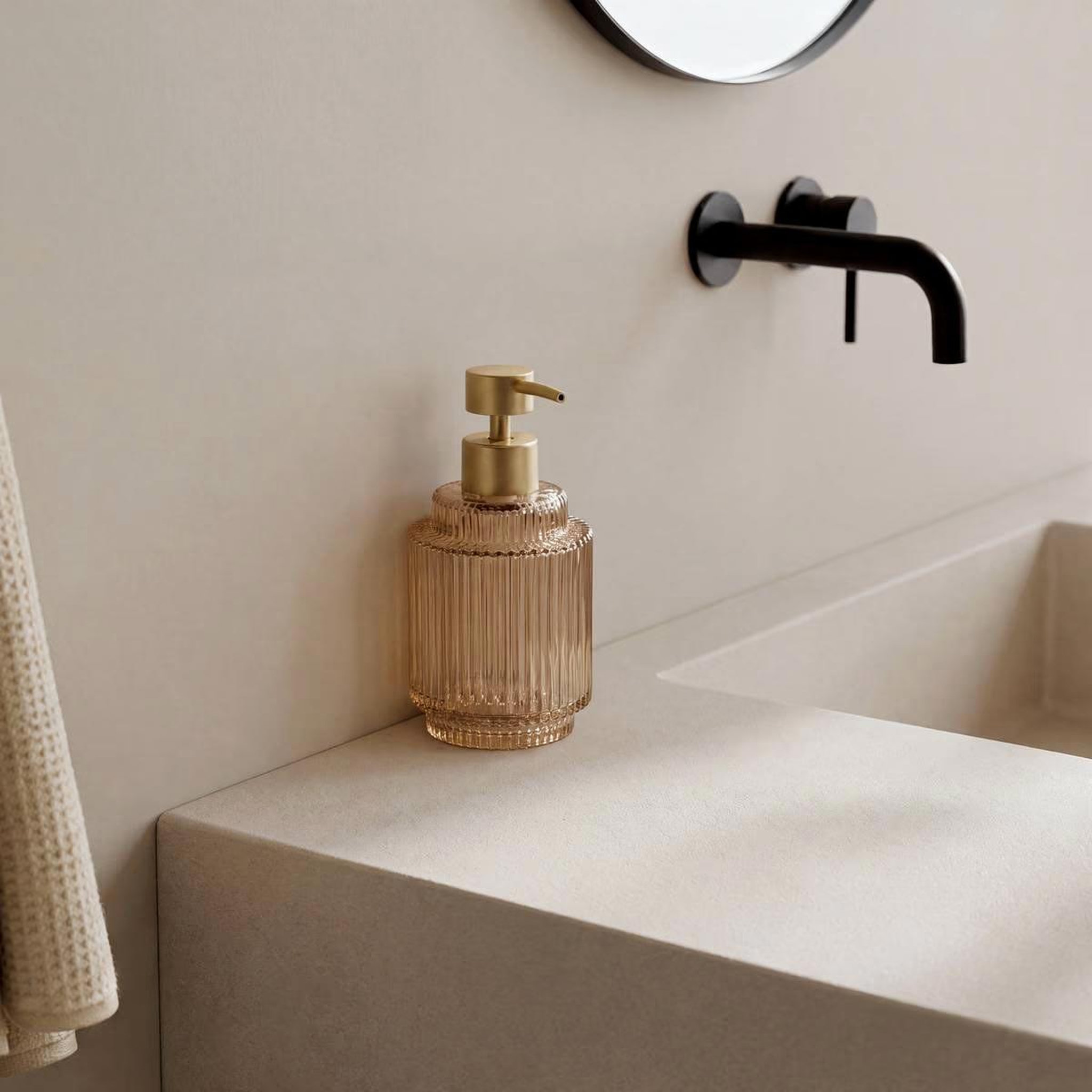 Voir la diapositive 3 : FIVE Distributeur de savon en verre  solis  300ml ambre
