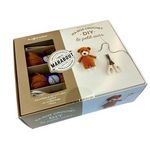 MA BOX CROCHET DIY LE PETIT OURS. CE COFFRET CONTIENT : DES PELOTES DE FIL 100 % COTON, 1 CROCHET, DU REMBOURRAGE ET 1 LIVRE, Bayard Marie-Noëlle