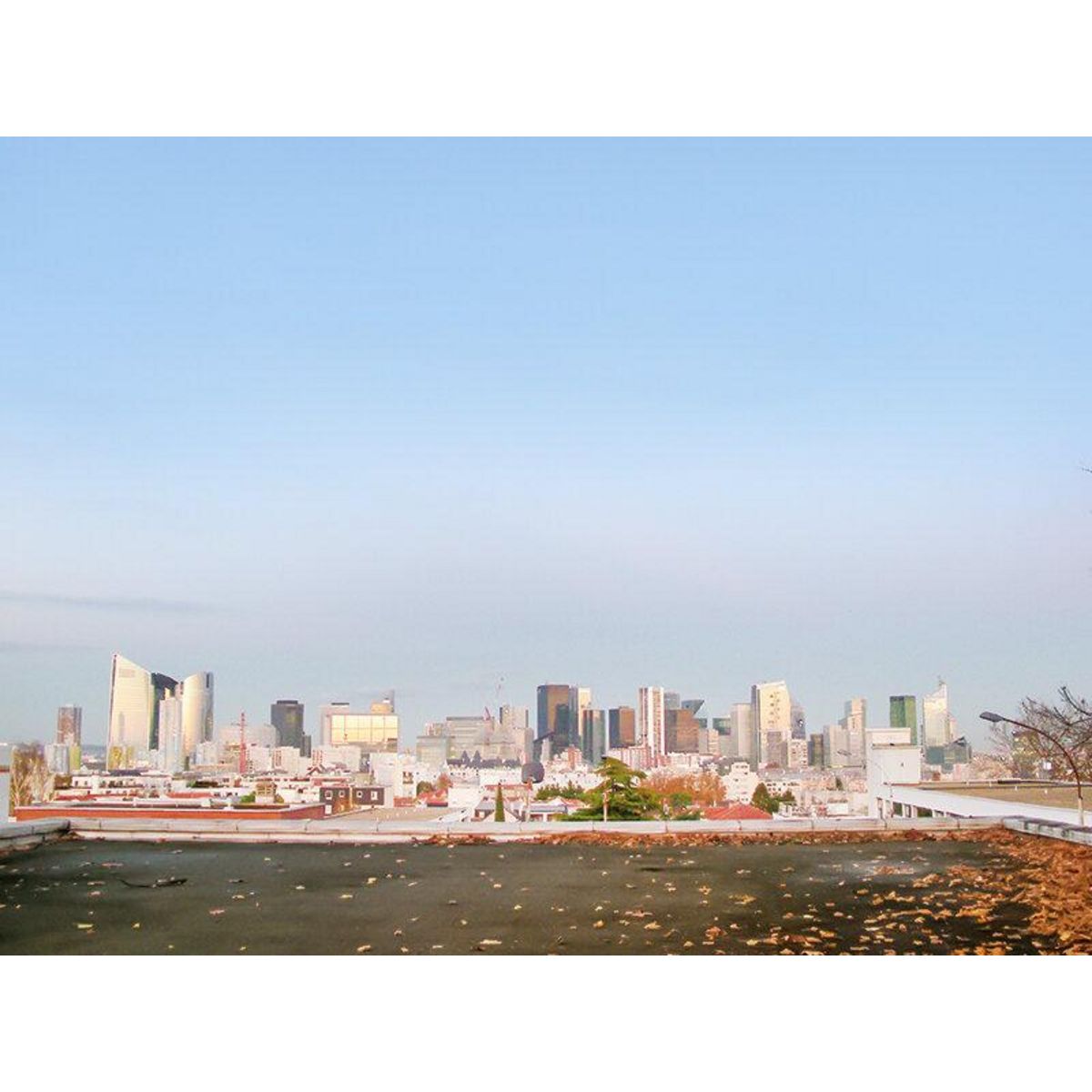 Smartbox Visite privée de 2h30 de la Défense pour 4 - Coffret Cadeau Sport & Aventure