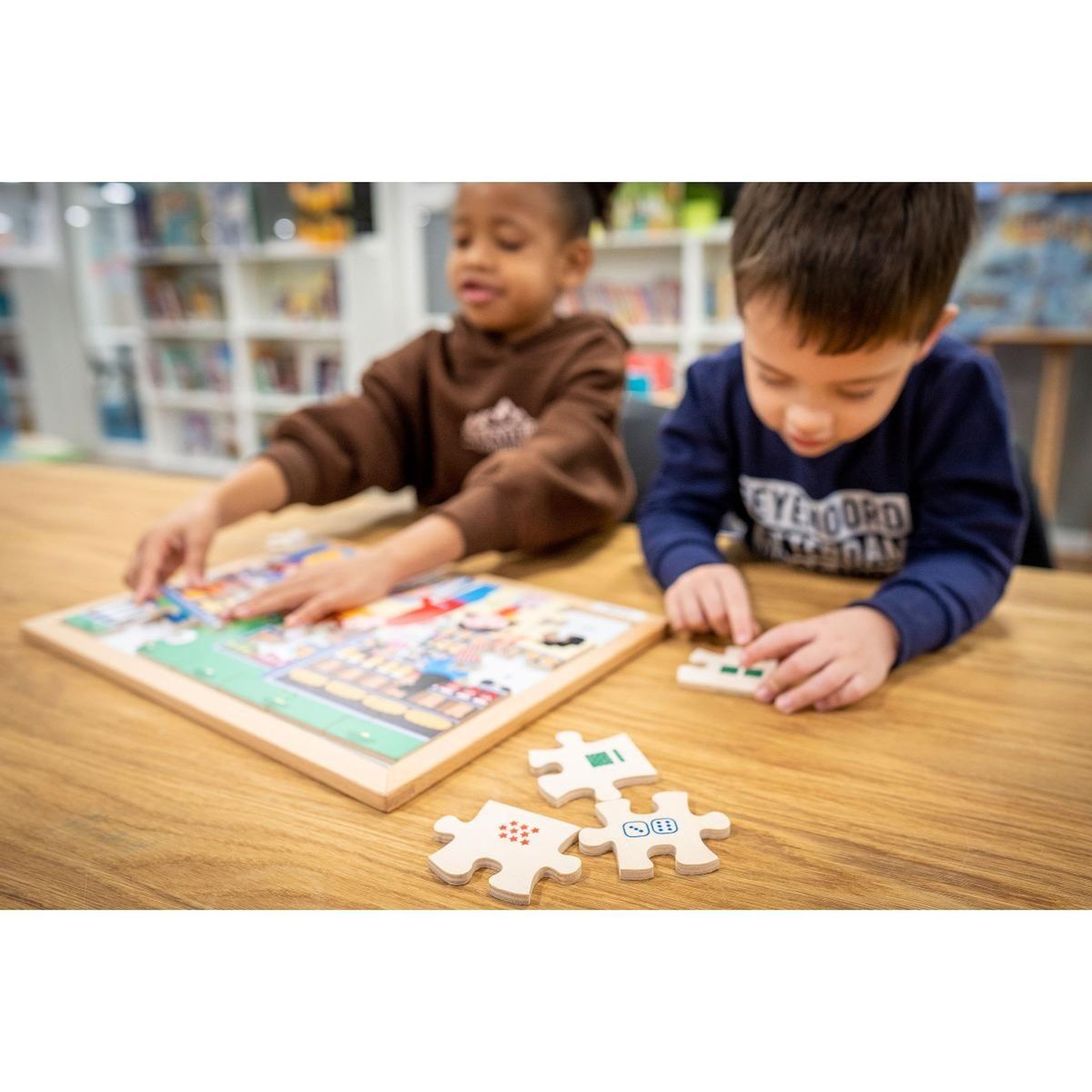 Voir la diapositive 3 : EDUCO Sens des nombres - quantités jusqu'à 6 — 24 pièces de puzzle