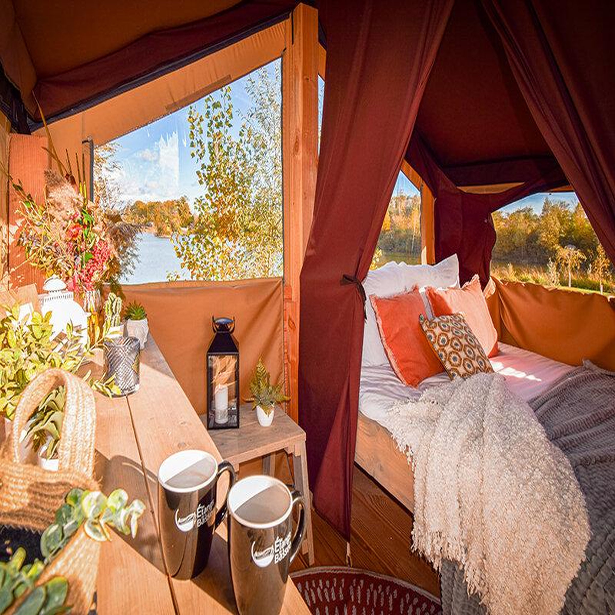 Voir la diapositive 3 : Smartbox 2 jours insolites près de melun en cabane sur pilotis - coffret cadeau séjour