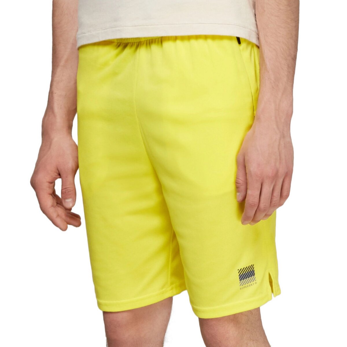 SUPERDRY Short de sport Jaune Homme Superdry Training pas cher