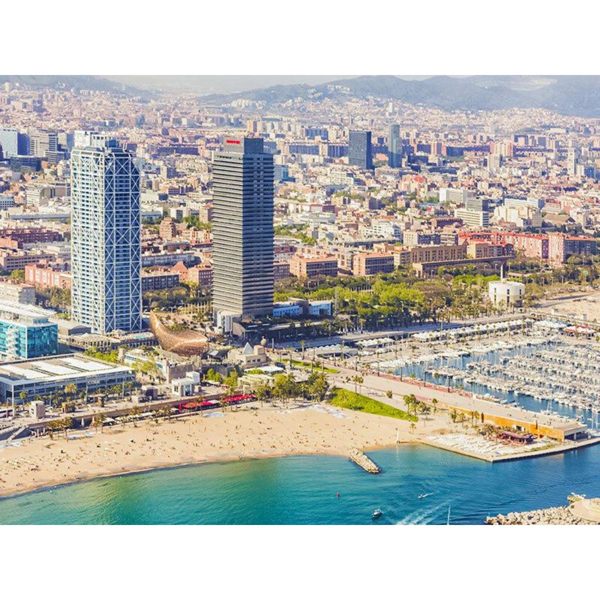 Smartbox Vol en hélicoptère de 7 min au-dessus de Barcelone pour 2 personnes - Coffret Cadeau Sport & Aventure