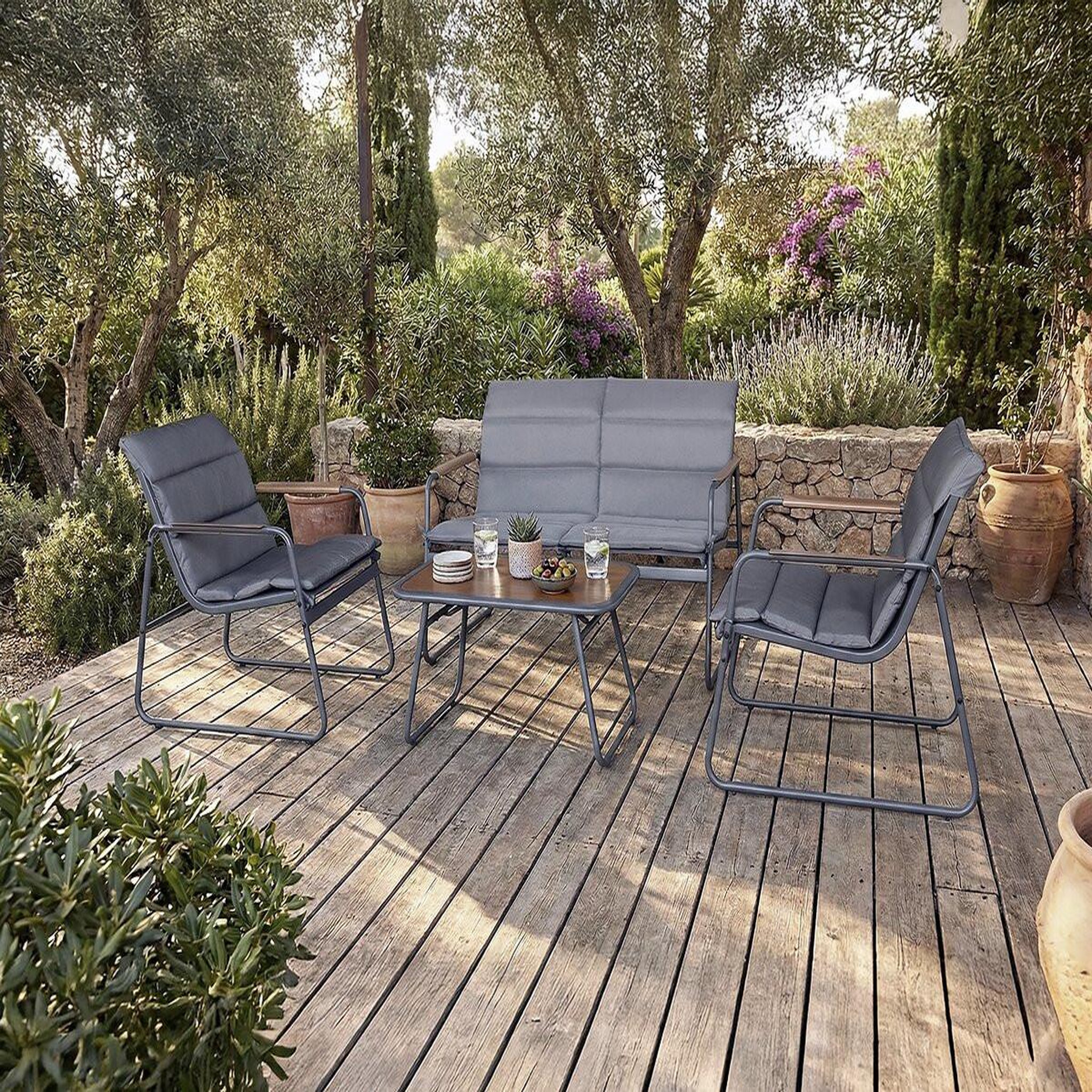 Voir la diapositive 2 : Habitat et Jardin Salon de jardin avec coussins en métal  bastia  - 4 places - gris