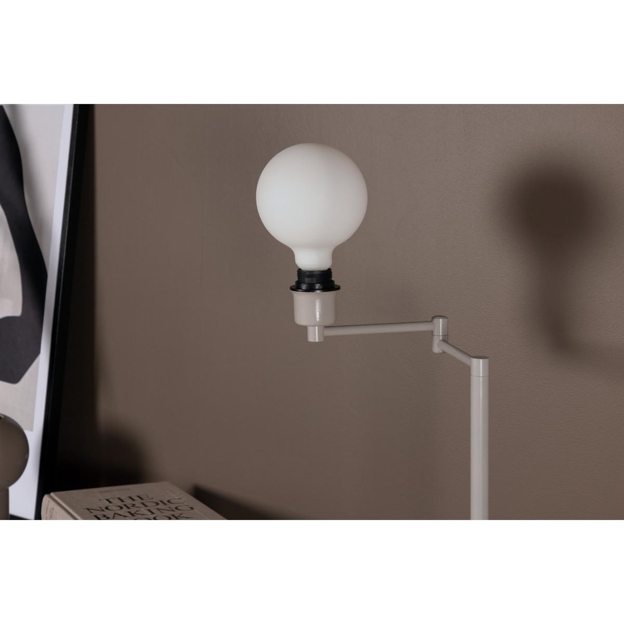 Voir la diapositive 6 : Paris Prix Lampadaire design  virro  126cm beige