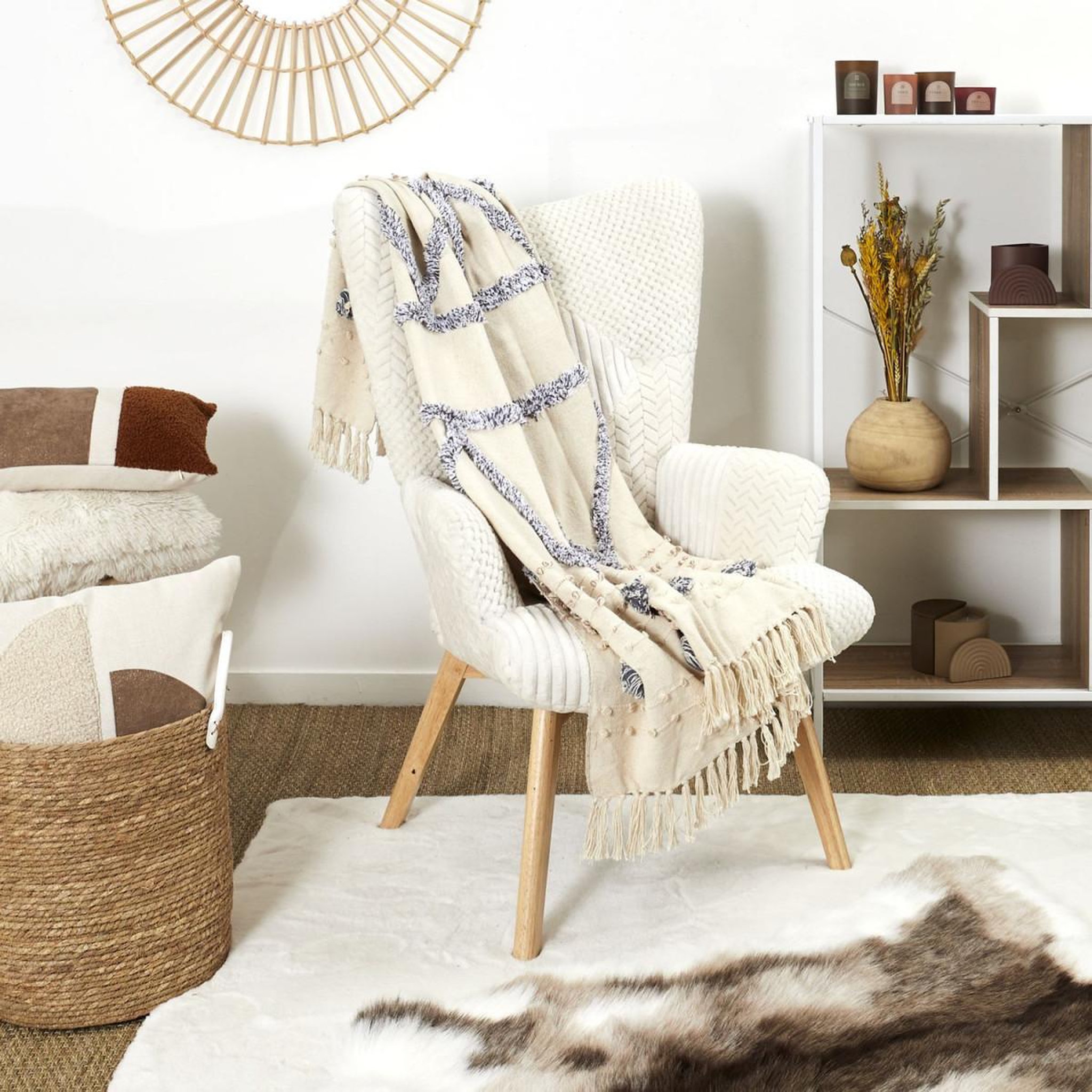 Voir la diapositive 3 : The Home Deco Factory Plaid tufté à franges  crush  125x150cm crème
