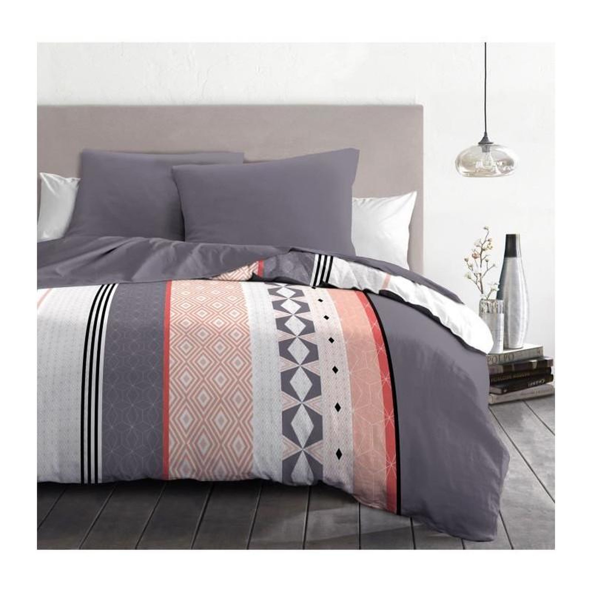 Voir la diapositive 3 : HOME LINGE PASSION Parure de couette microfibre HOME PASSION BLING - 1 housse de couette 220 x 240 cm + 2 taies d'oreiller 63 x 63 cm - Bleu