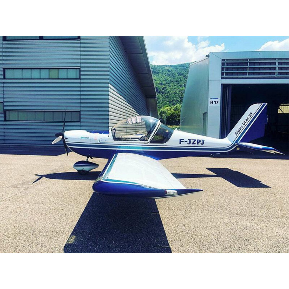 Smartbox 1h de vol à sensations en ULM près de Grenoble - Coffret Cadeau Sport & Aventure