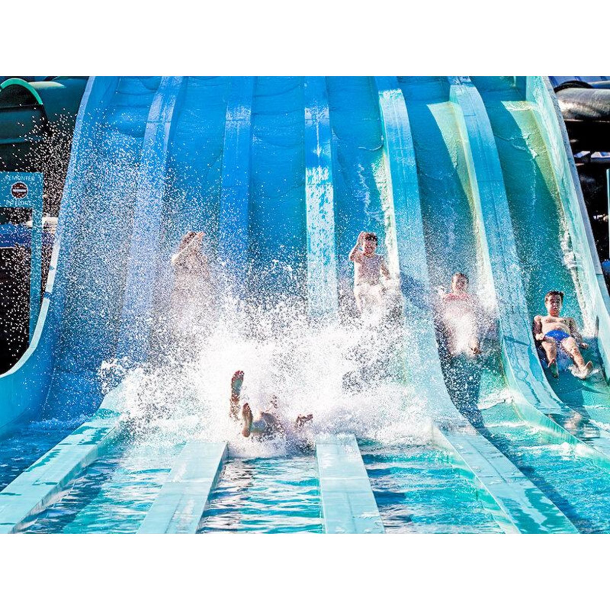 Smartbox Journée à l'Aquaboulevard de Paris pour 2 adultes et 2 enfants - Coffret Cadeau Multi-thèmes