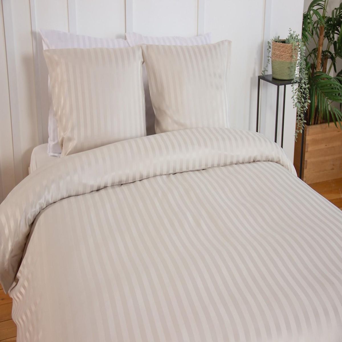 Home collection Parure housse de couette 100% satin de microfibre, albatre