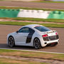 Voir la diapositive 3 : Smartbox Stage de pilotage : 5 tours sur le circuit de La Ferté-Gaucher en Audi R8 V10 - Coffret Cadeau Sport & Aventure