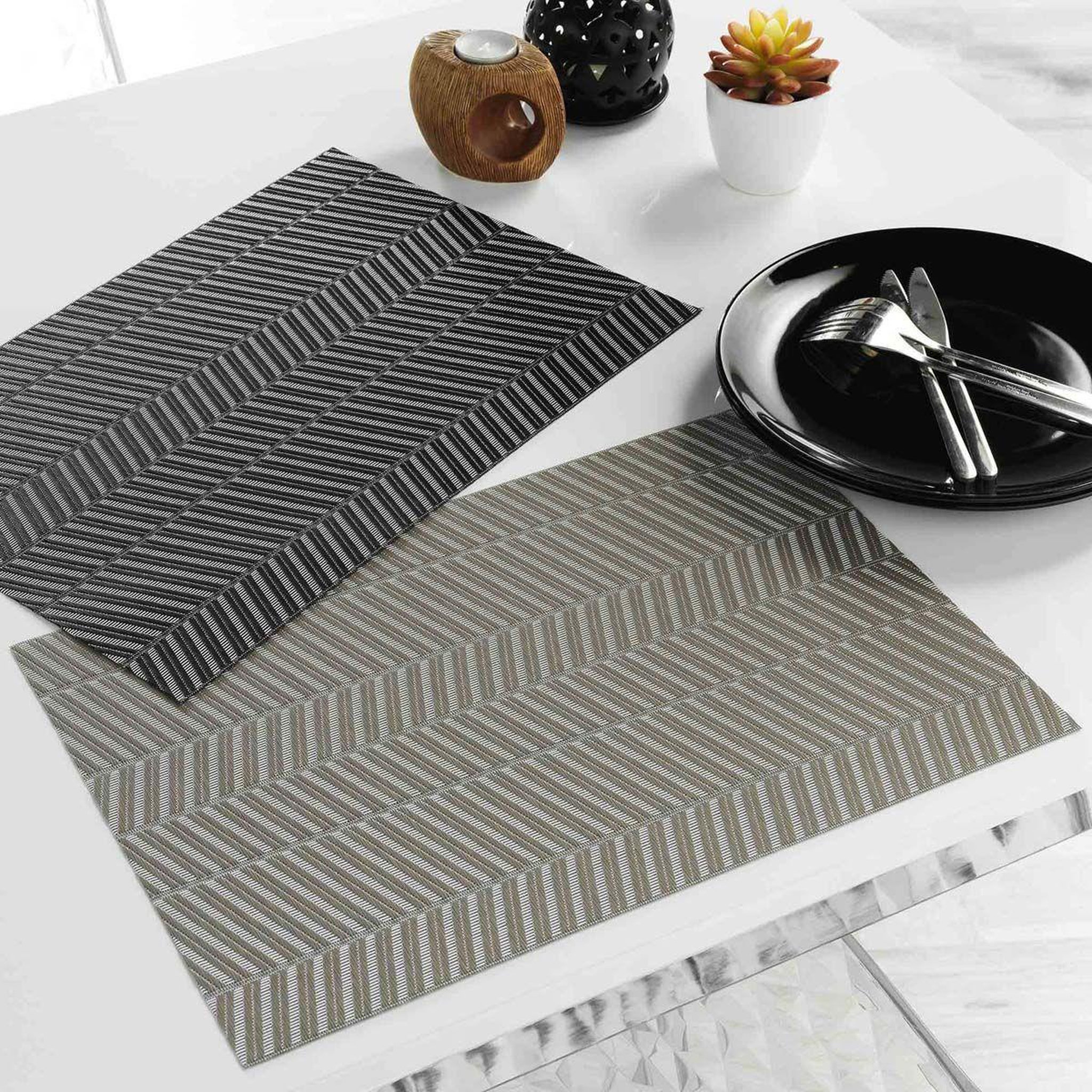 Voir la diapositive 3 : Douceur d'Intérieur Set de table  lizia  30x45cm noir & blanc