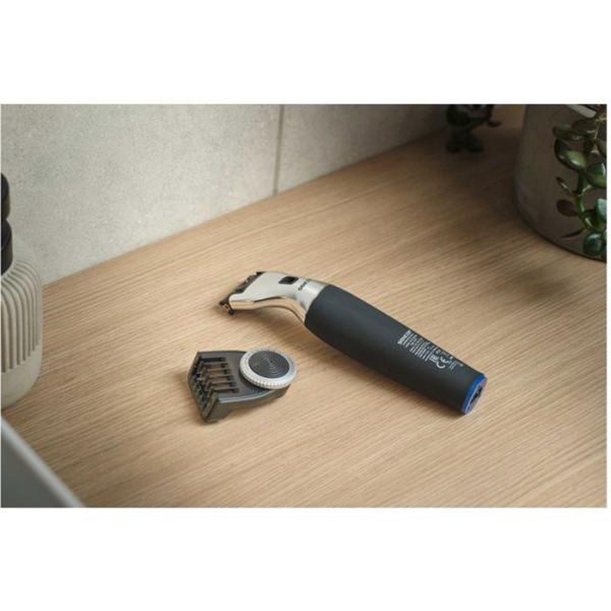 Voir la diapositive 4 : MARKET24 Rasoir - Tondeuse Electrique  multifonction SENCOR SHP 0460BK - Barbe corps et cheveux - 20 réglages 0,5-10 mm - Autonomie 60 min - Noir