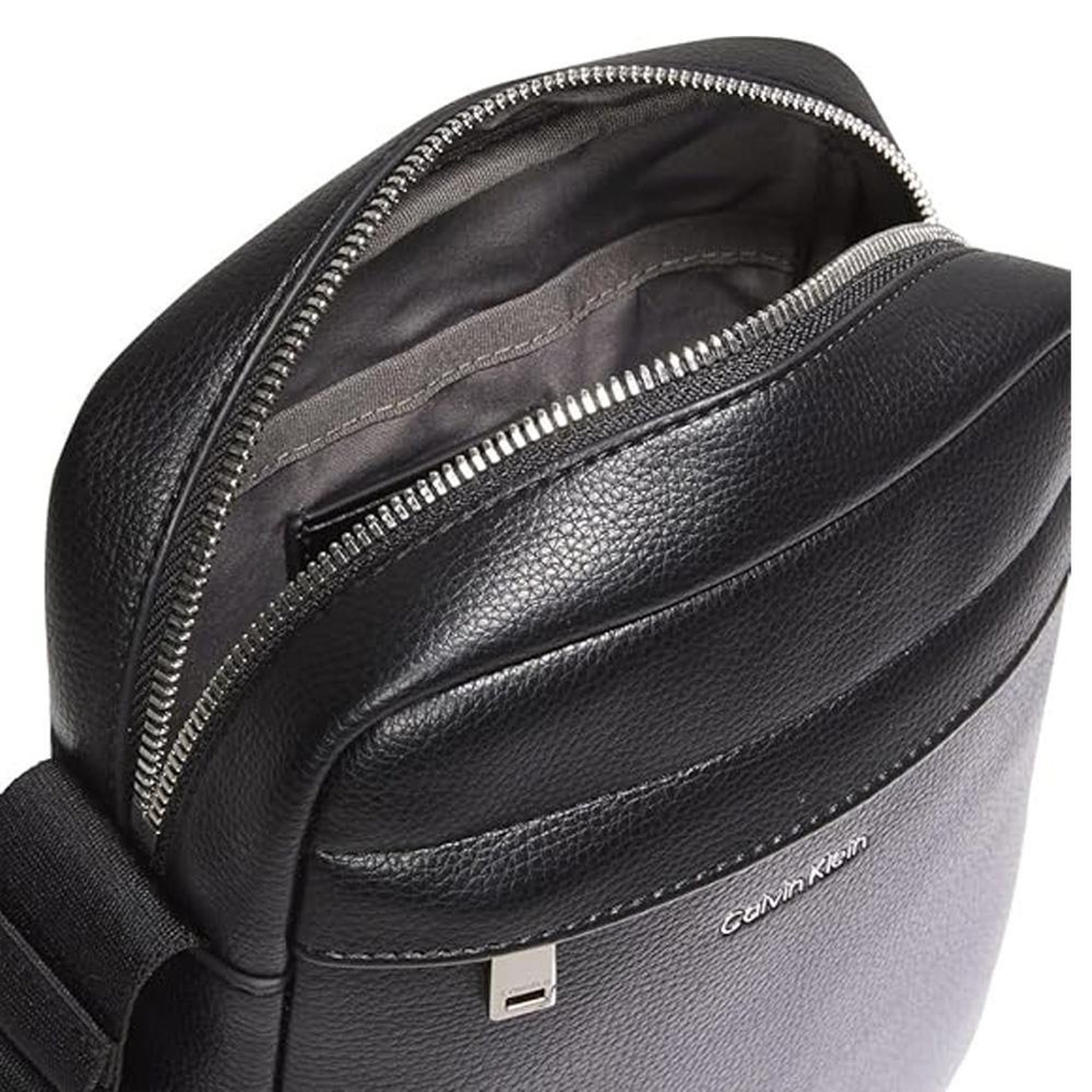 Voir la diapositive 2 : CALVIN KLEIN JEANS Sac à bandoulière Noir Homme Calvin Klein Jeans Raised