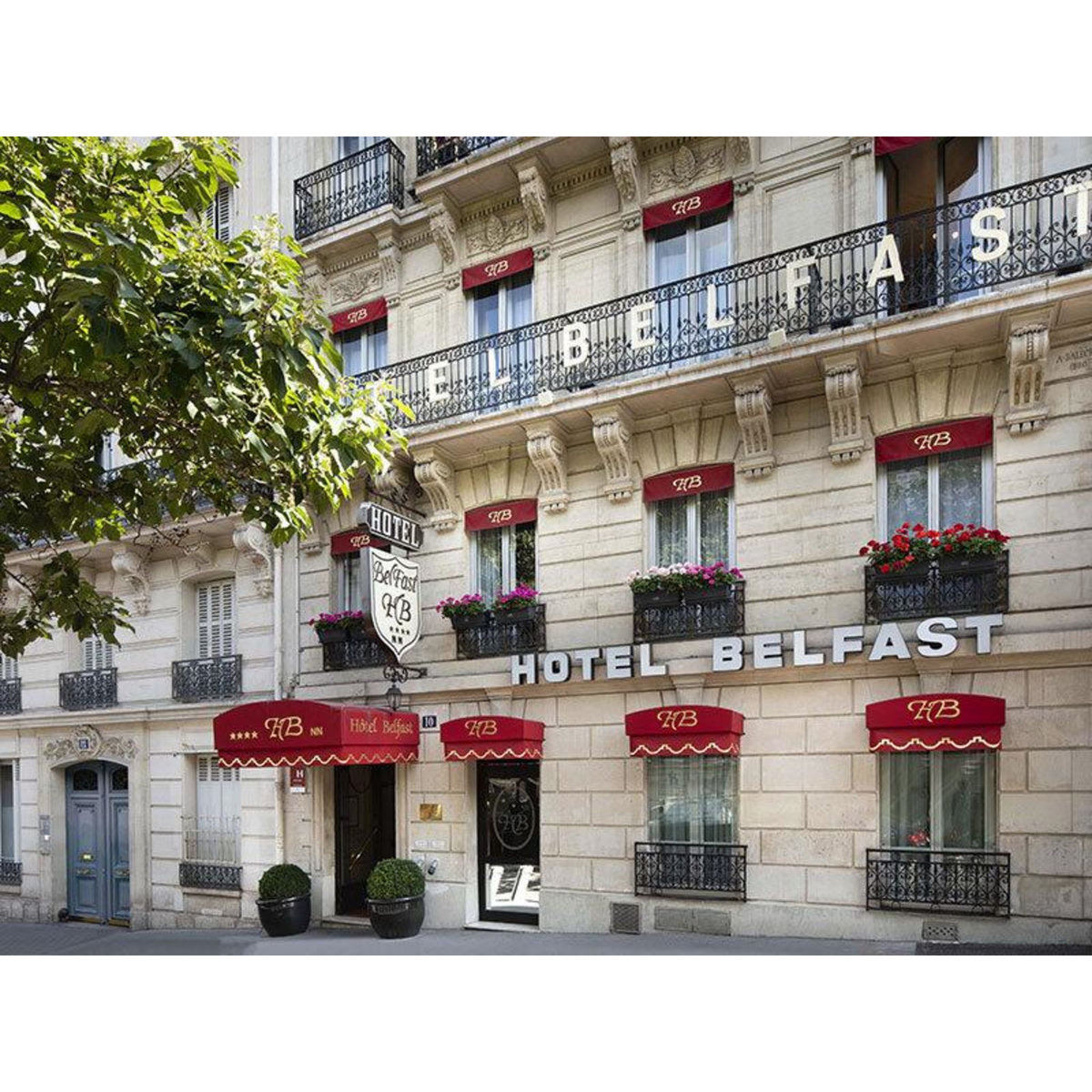 Smartbox Séjour de 2 jours en hôtel 4* à Paris avec soirée cabaret au Paradis Latin - Coffret Cadeau Séjour