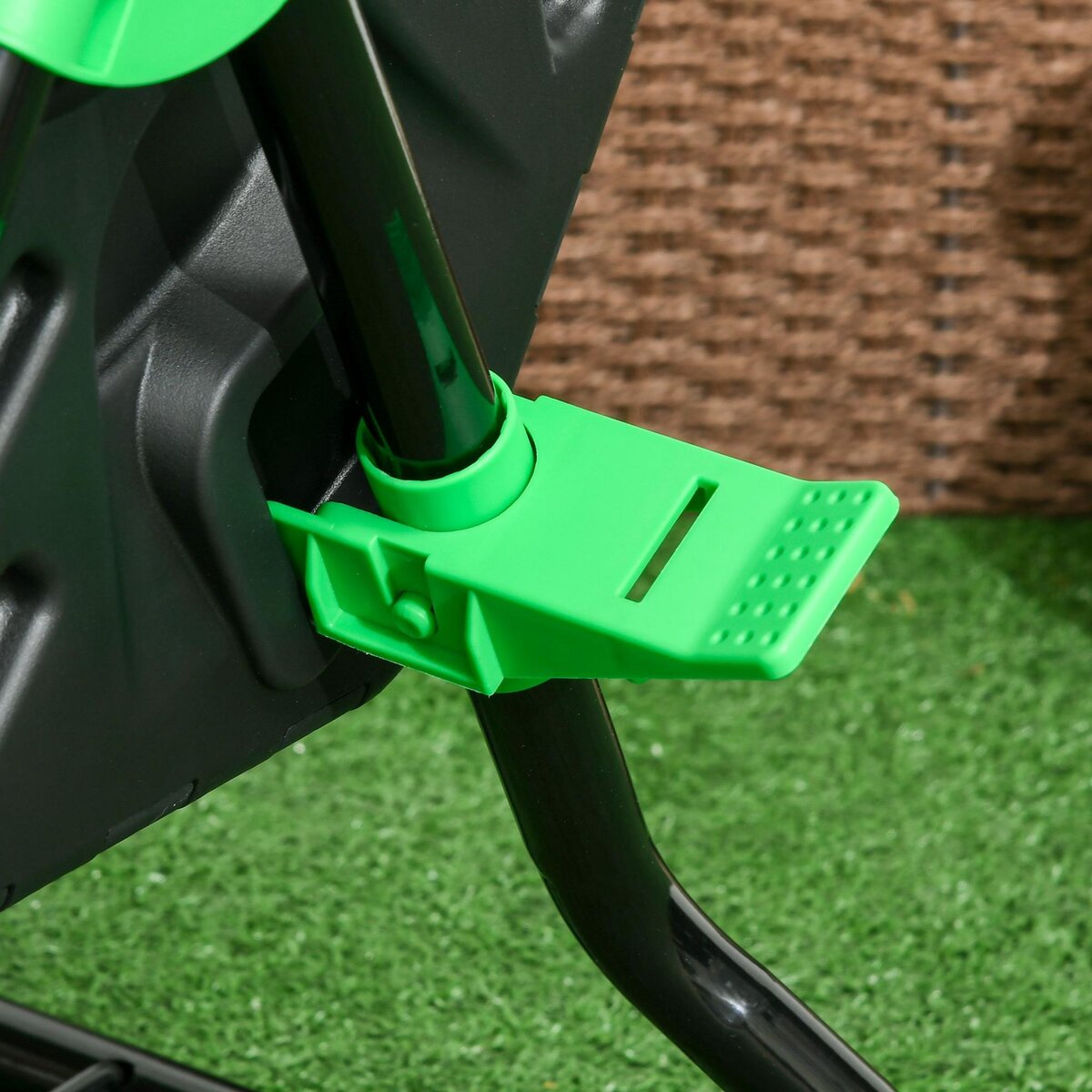 OUTSUNNY Composteur de jardin 65L - bac à compost pour déchets - rotatif 360° - acier PP noir vert