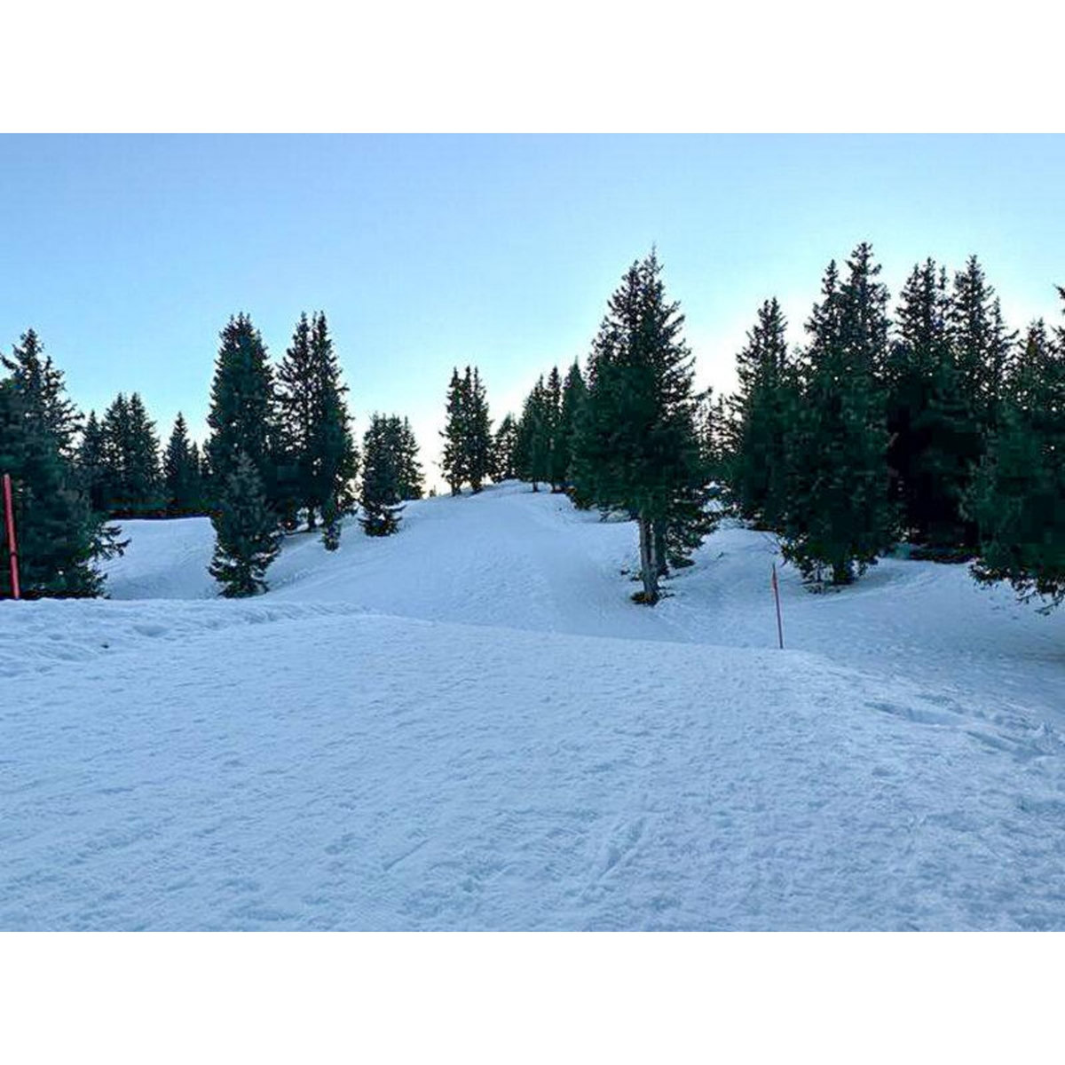 Smartbox Stage de pilotage sur glace : 10 tours en passager sur le circuit de Flaine en BMW Superberline 2.0 - Coffret Cadeau Sport & Aventure