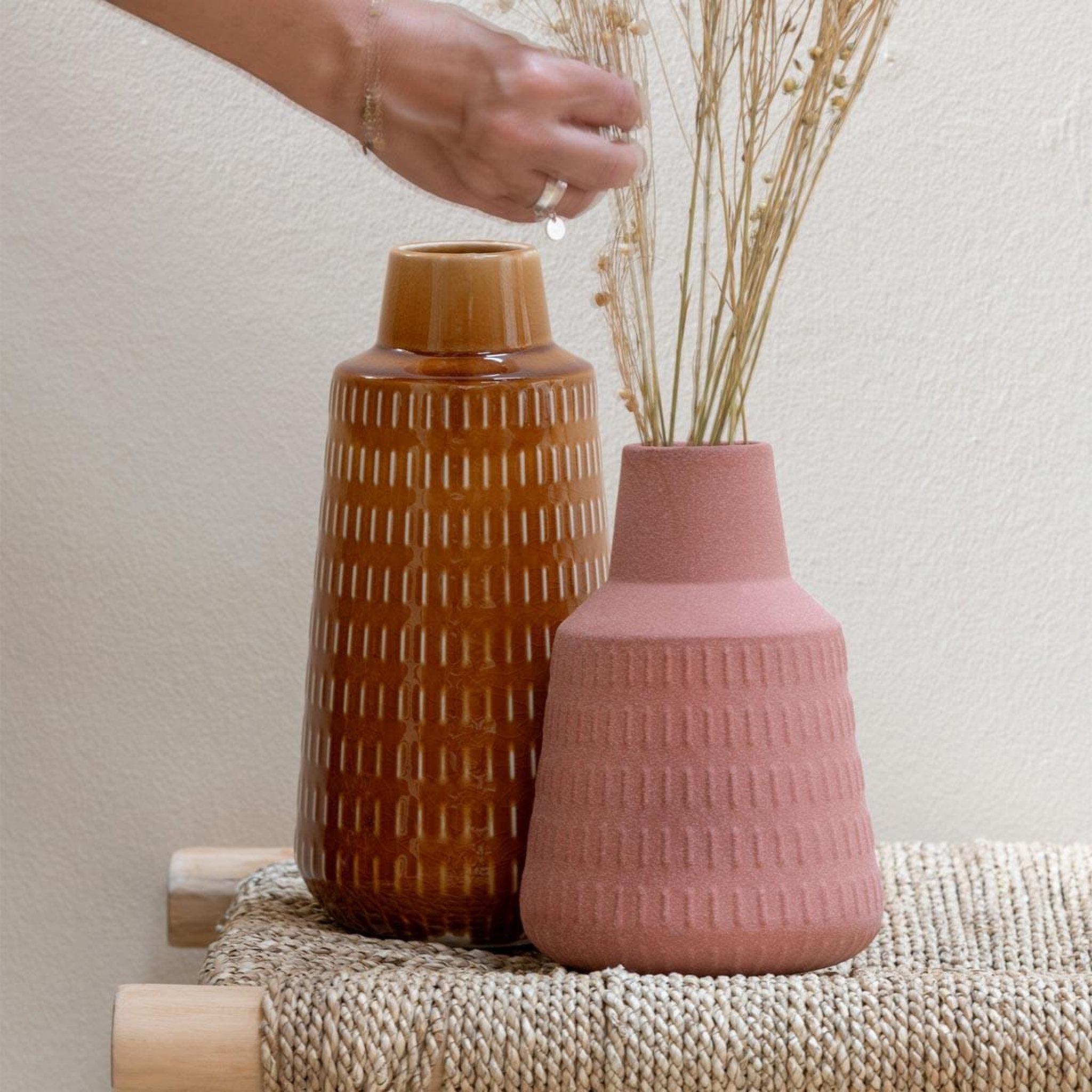 Voir la diapositive 3 : J-LINE Vase déco en porcelaine  ria  23cm terracotta