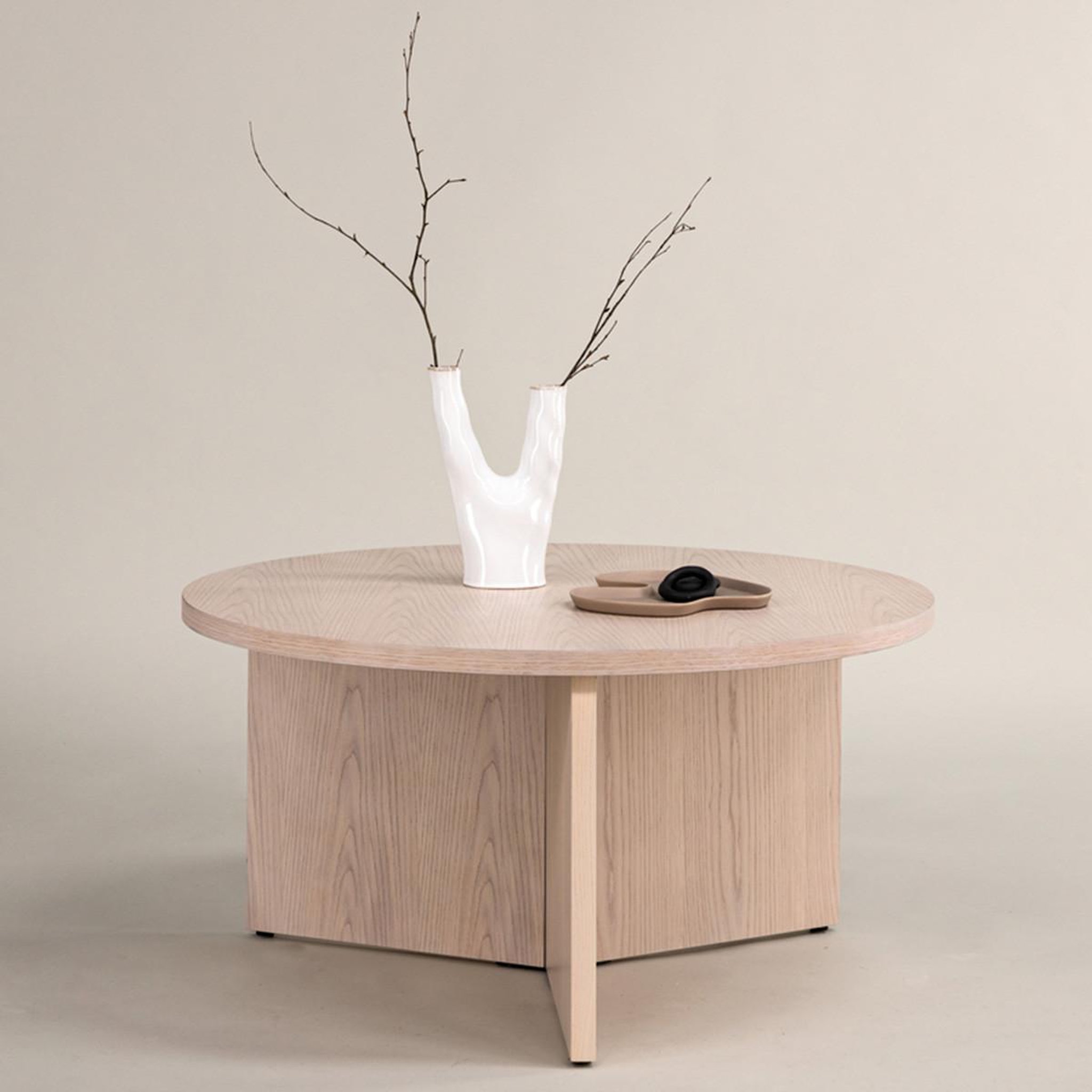 Voir la diapositive 6 : Paris Prix Table basse ronde  salto  65cm naturel