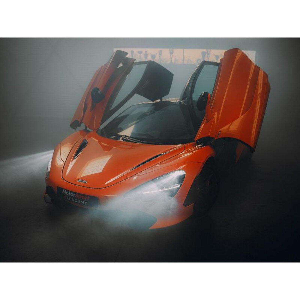 Smartbox Stage de pilotage : 2 tours de circuit au volant d'une McLaren 720S - Coffret Cadeau Sport & Aventure